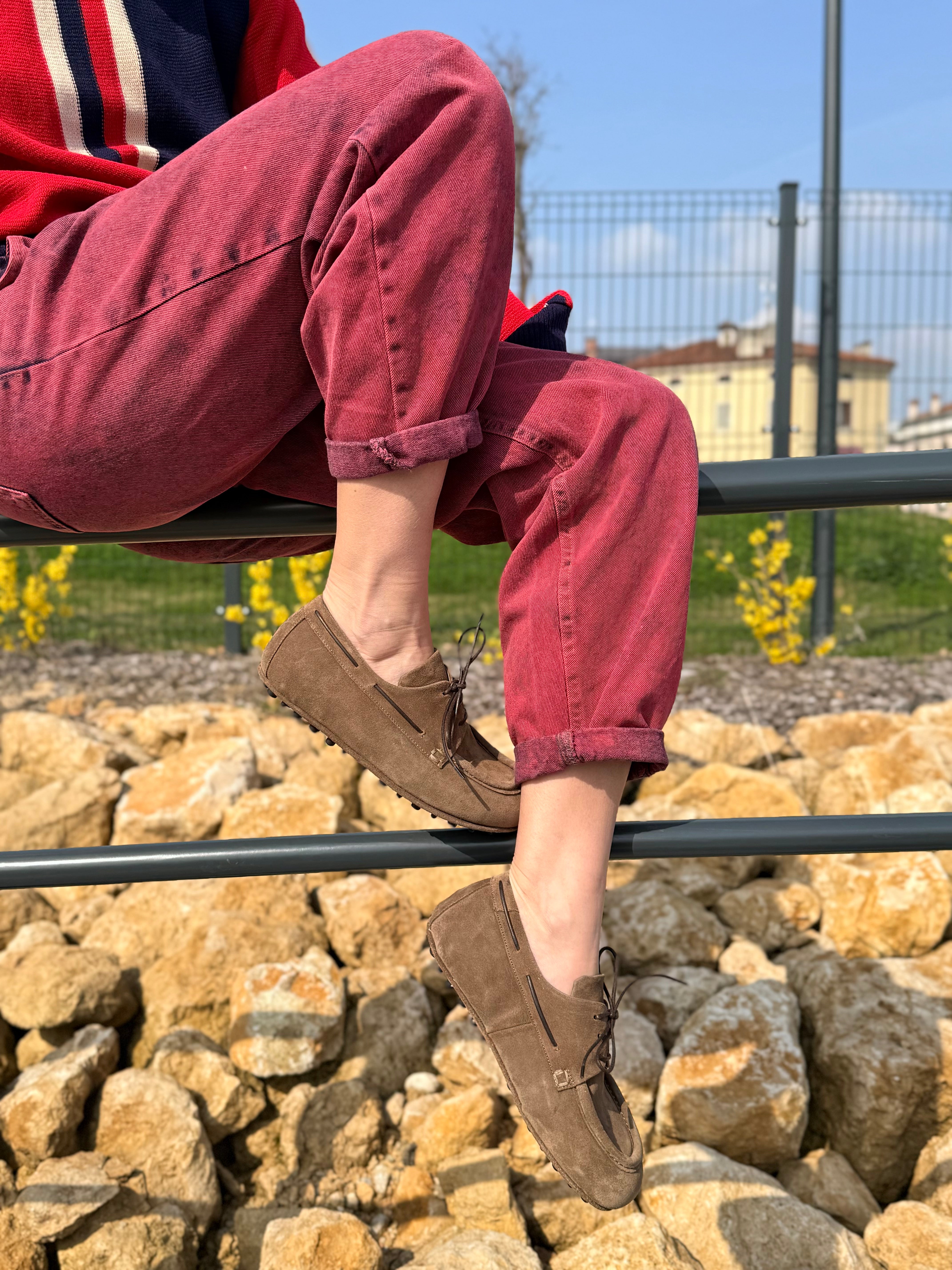 Image of Tek mocassino allacciato in camoscio taupe - artigianale marchigiana