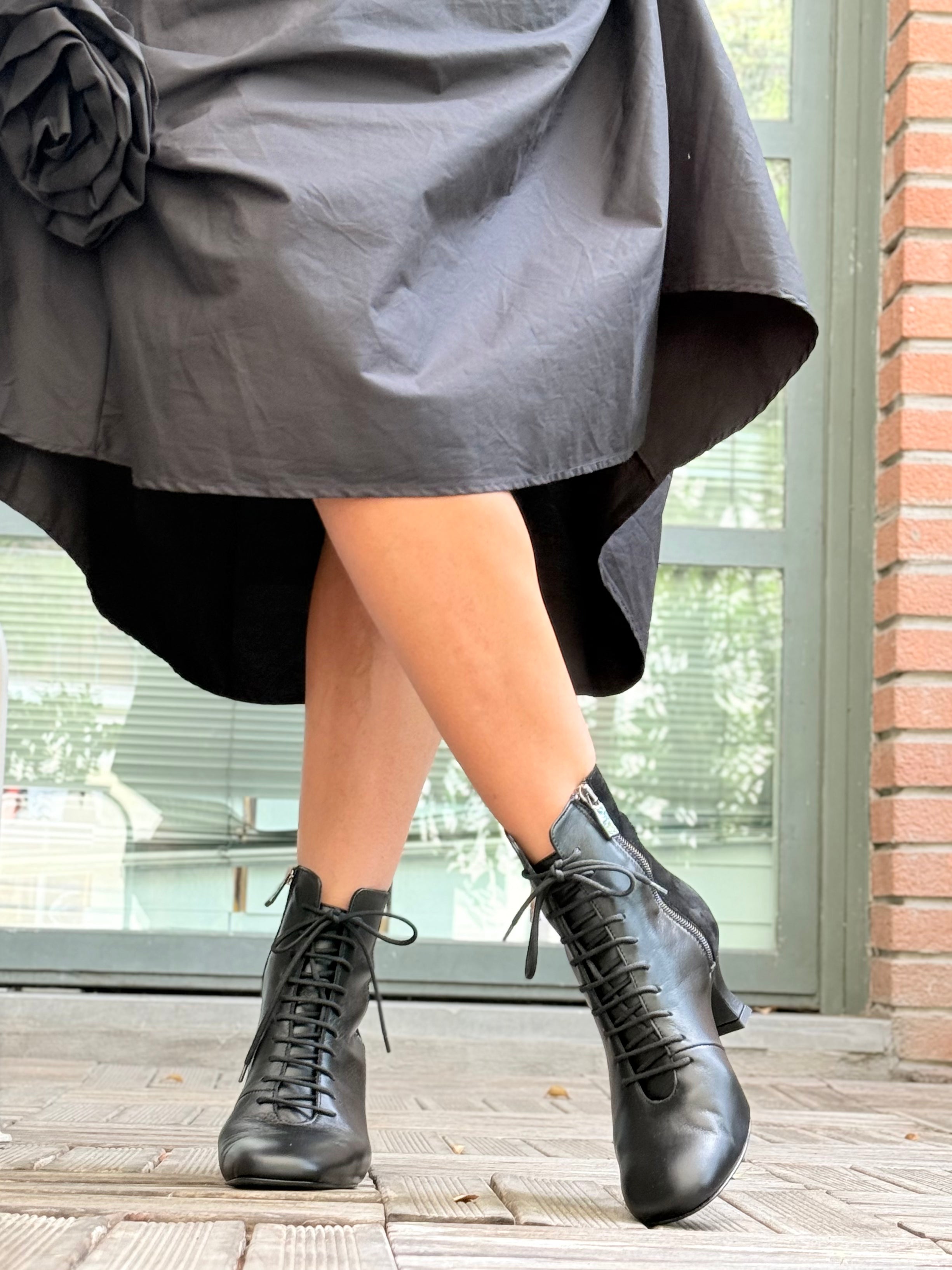 Image of Cancan Black tronchetto in nappa nera tacco 5.5 artigianale pugliese