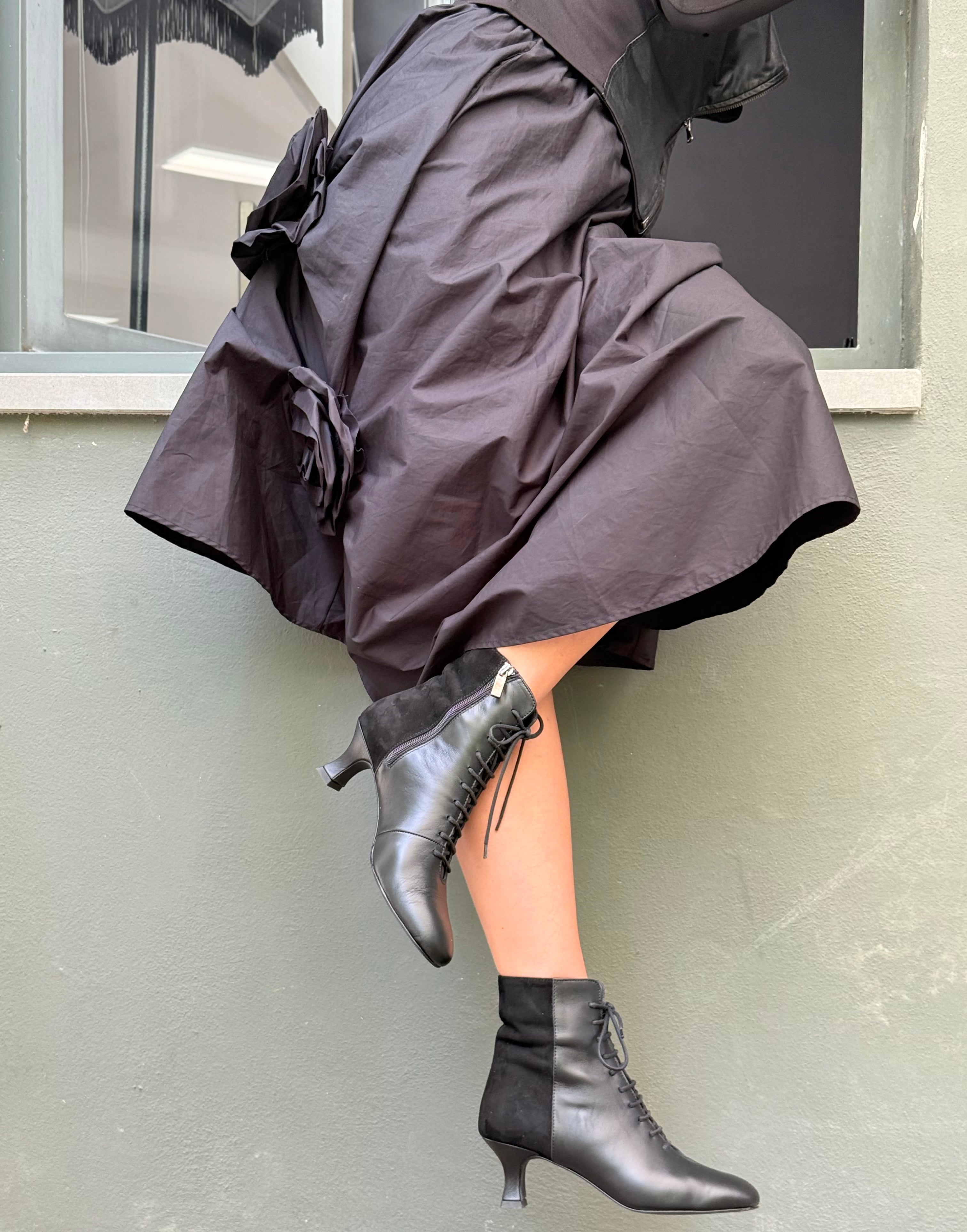 Image of Cancan Black tronchetto in nappa nera tacco 5.5 artigianale pugliese