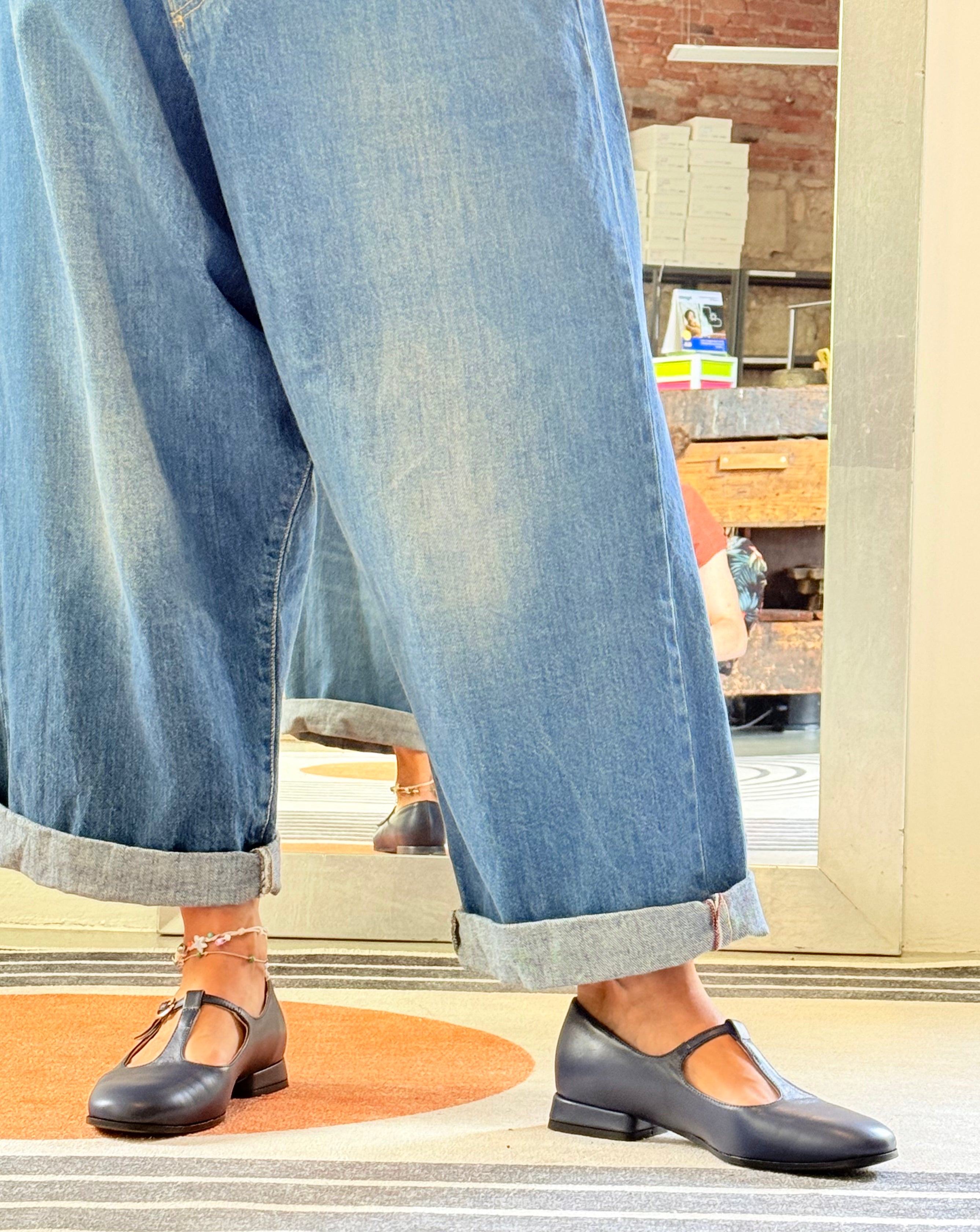 Image of Shirley Blu scarpina bassa in nappa blu tacco 2 artigianale pugliese