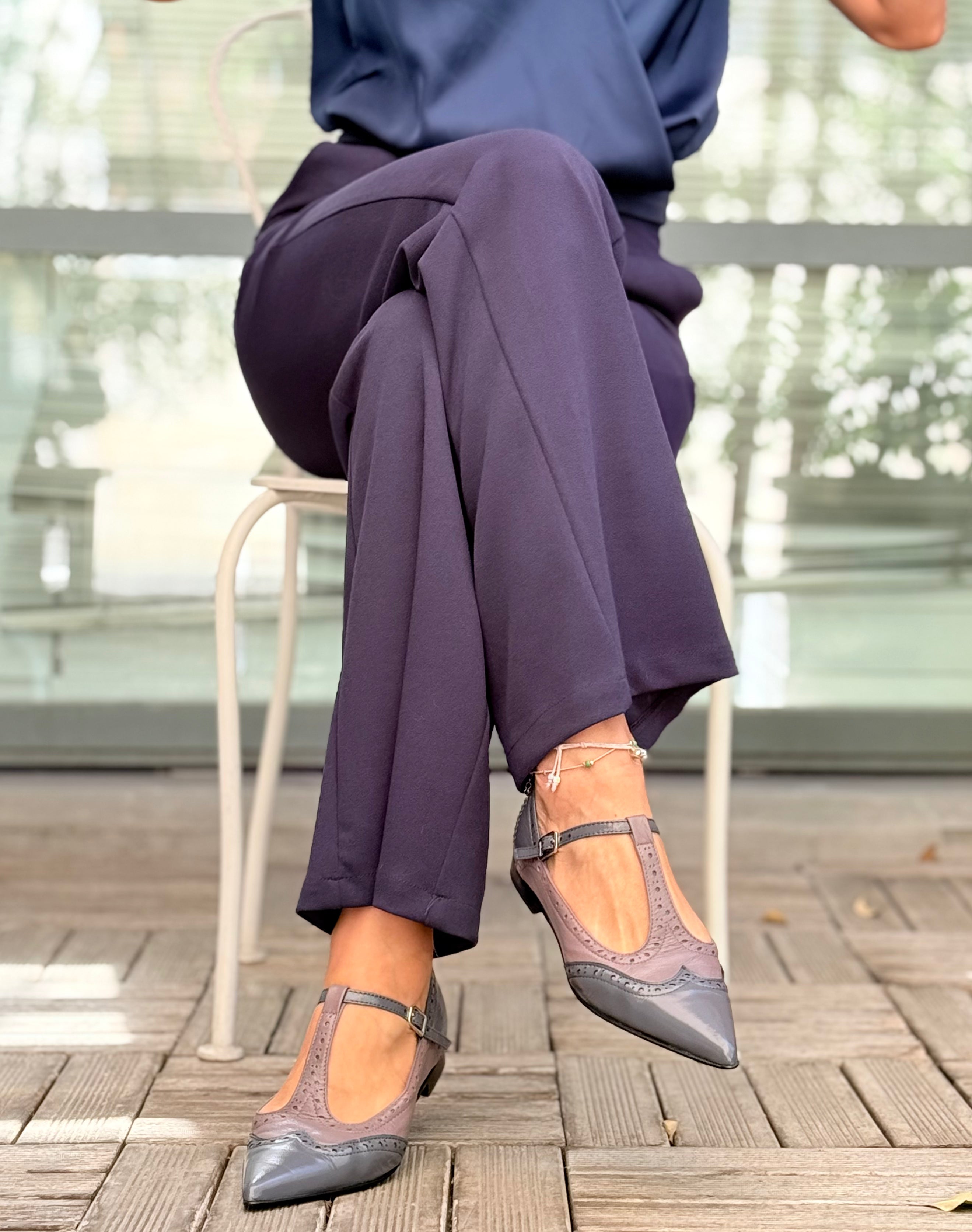 Image of Wendy Grey scarpina bassa a sacchetto in vernice carbone e nappa tacco 1.5 artigianale marchigiana