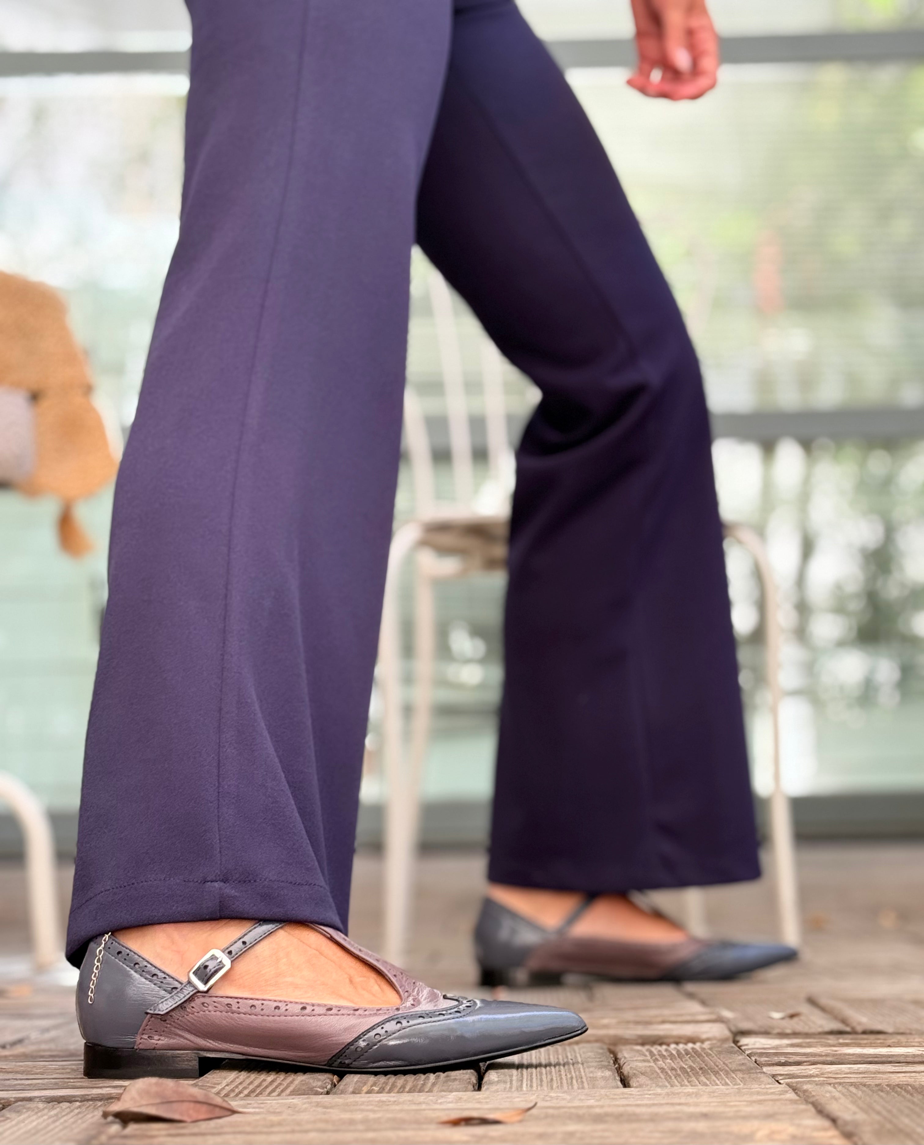 Image of Wendy Grey scarpina bassa a sacchetto in vernice carbone e nappa tacco 1.5 artigianale marchigiana