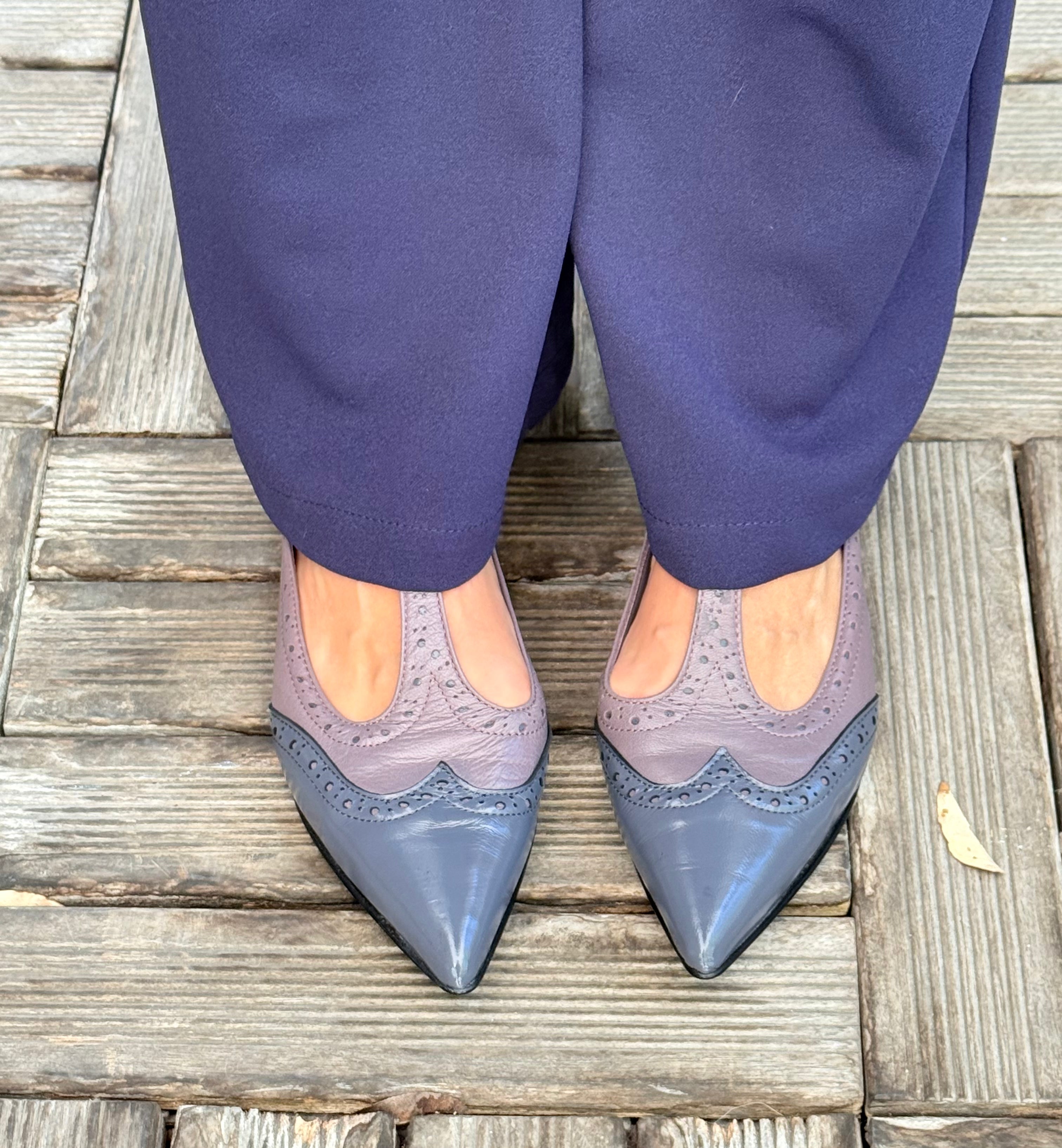 Image of Wendy Grey scarpina bassa a sacchetto in vernice carbone e nappa tacco 1.5 artigianale marchigiana