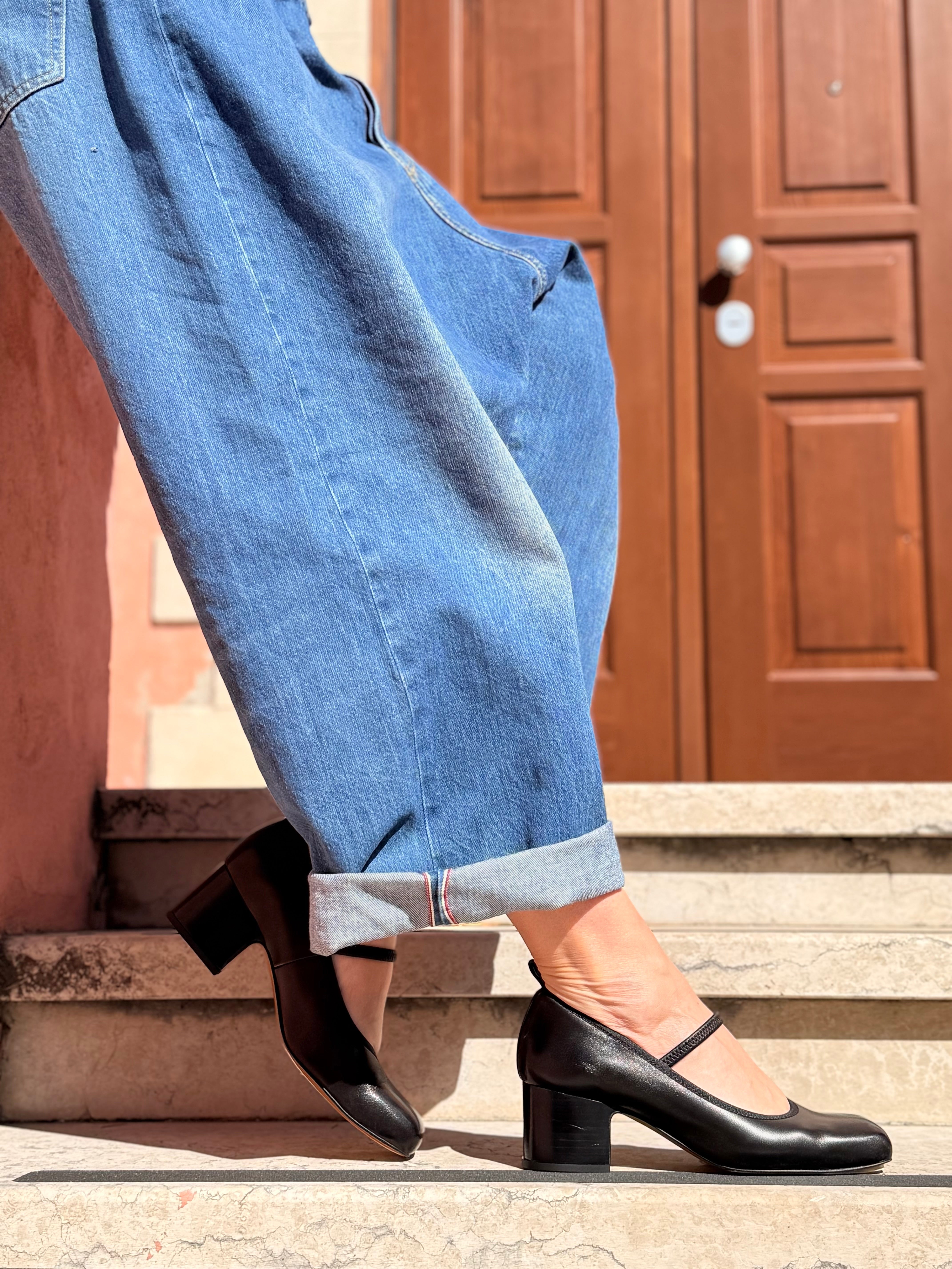 Image of Kyoto Black decolletee con elastico in nappa nera - tacco 5 - lagattaconglistivali