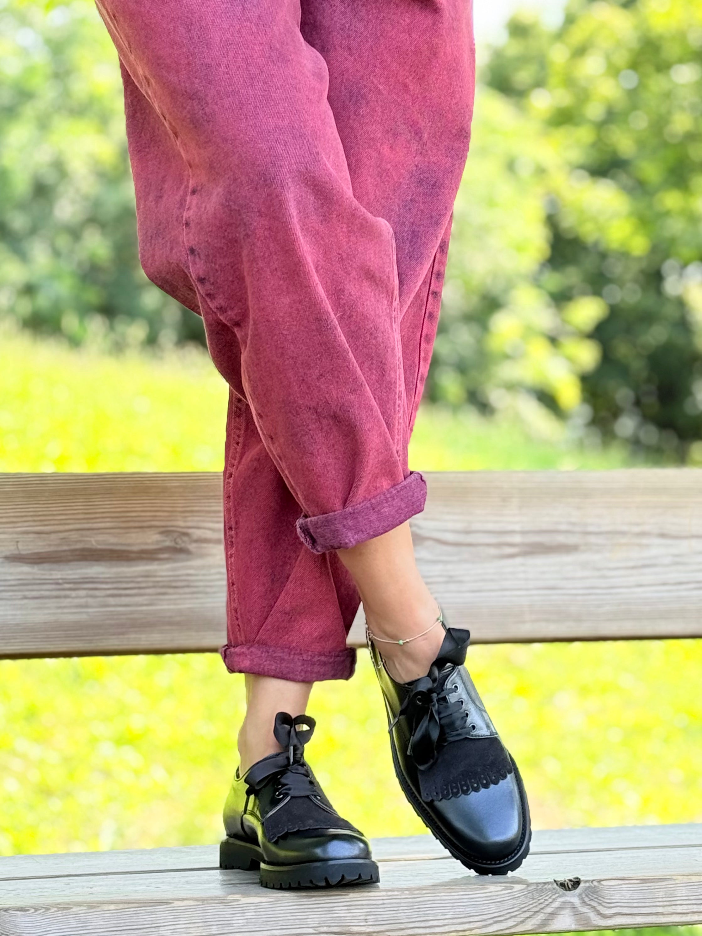 Image of Tiger Piombo scarpa bassa allacciata in nappa nera artigianale marchigiana