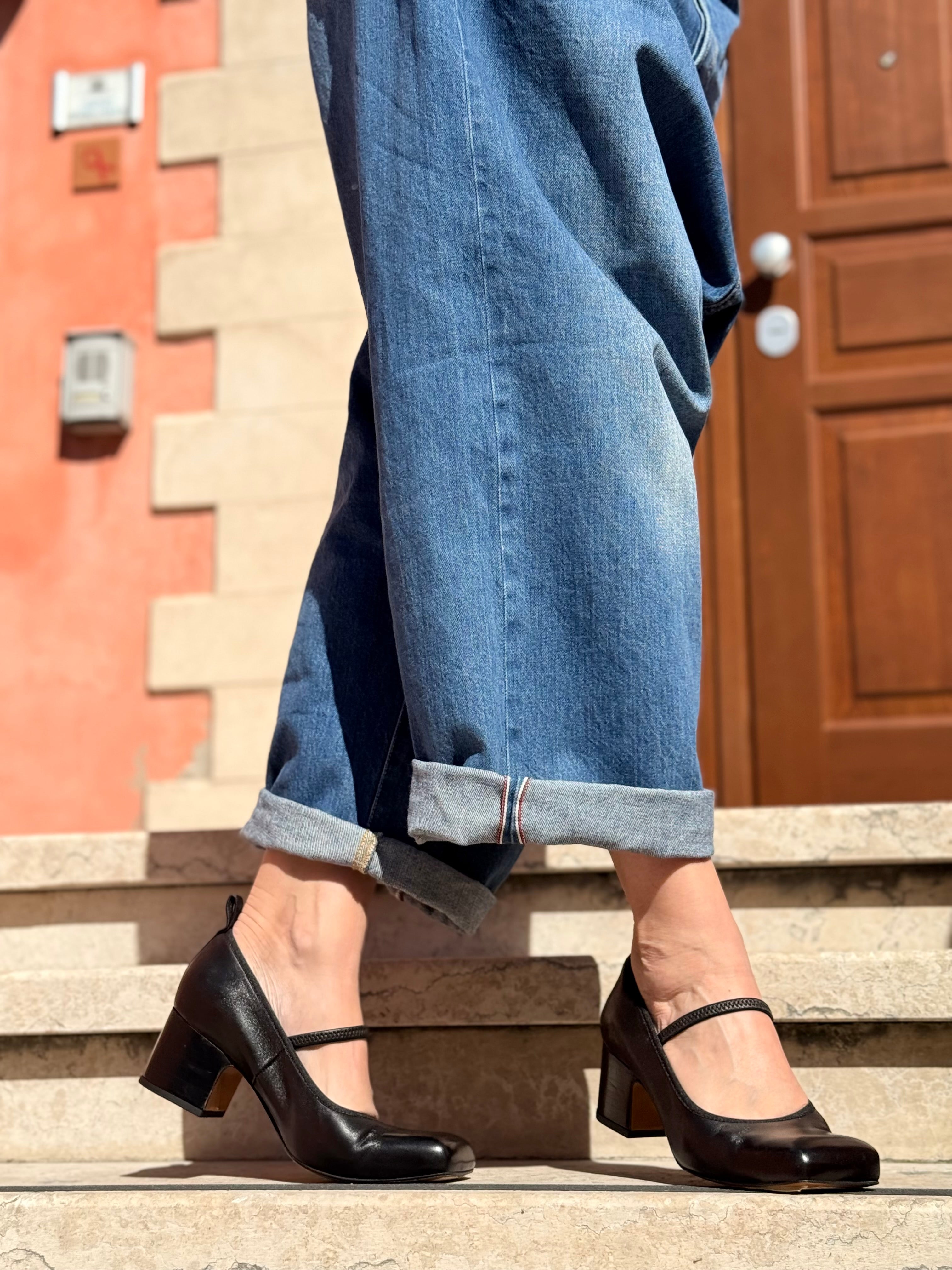 Image of Kyoto Black decolletee con elastico in nappa nera - tacco 5 - lagattaconglistivali