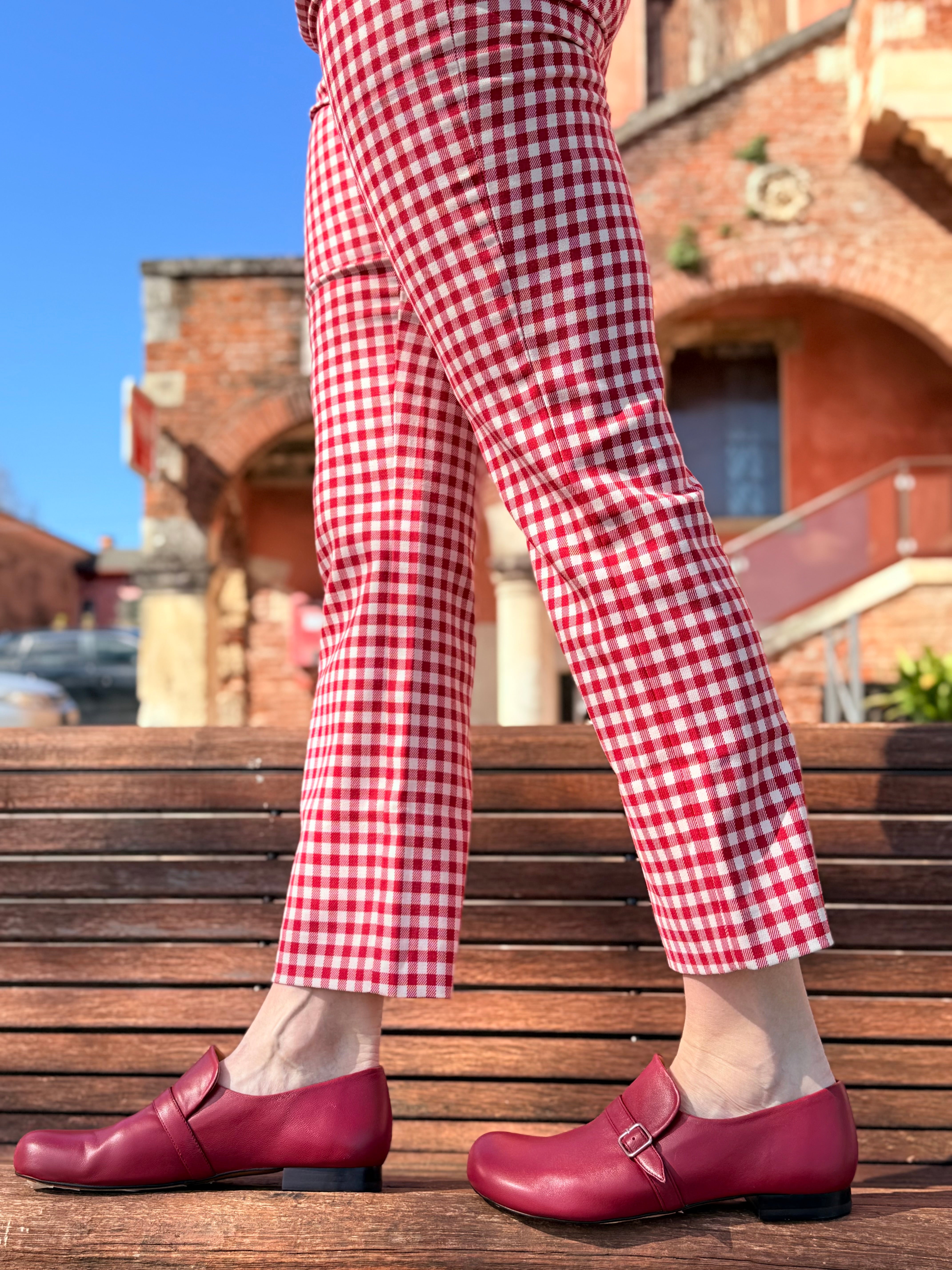 Image of Dorian Cherry mocassino in nappa color rosso ciliegia tacco 1.5 artigianale lagattaconglistivali