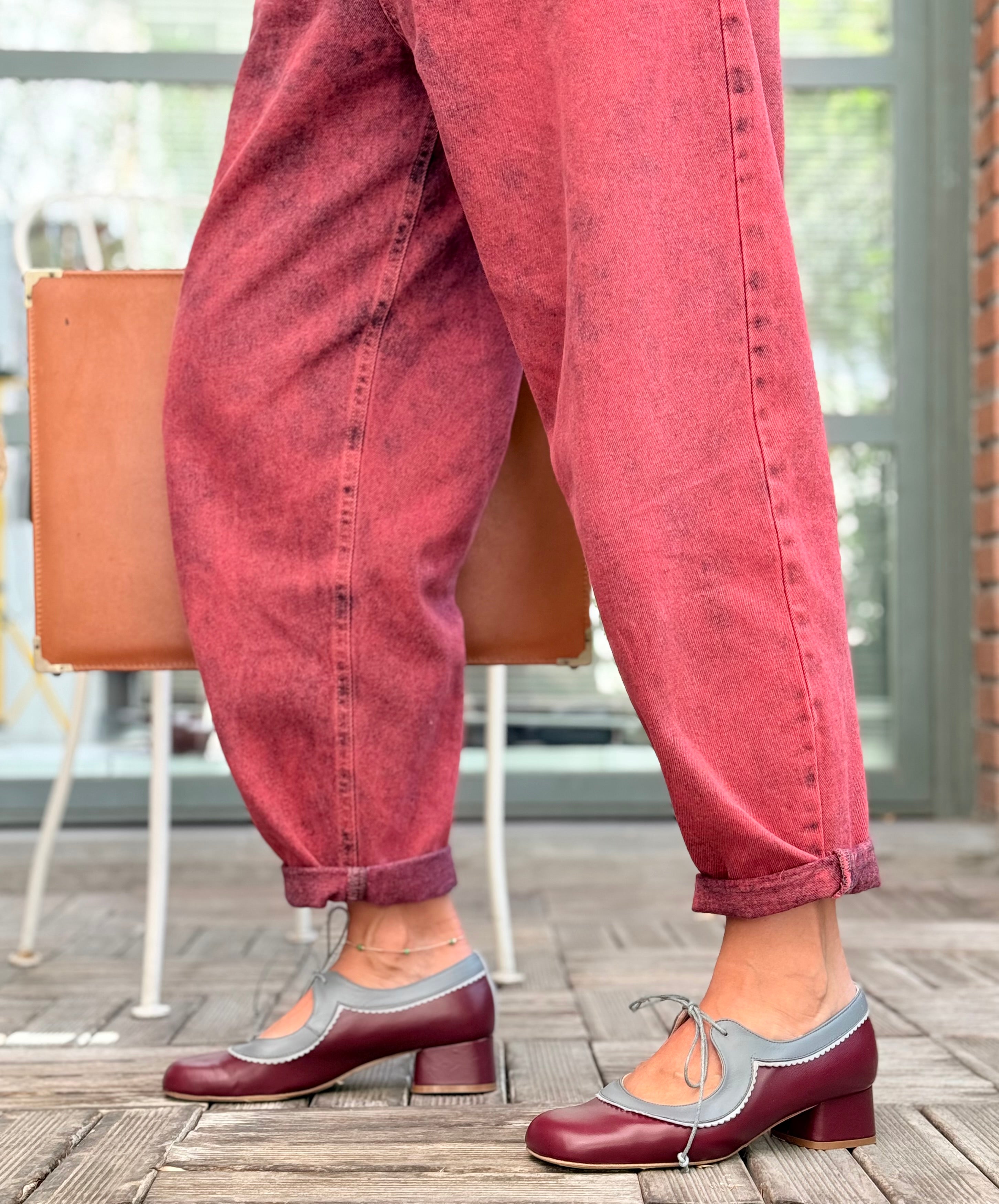 Image of Edith Wine scarpina in pelle bordeaux con lacci tacco 4 cm artigianale marchigiana