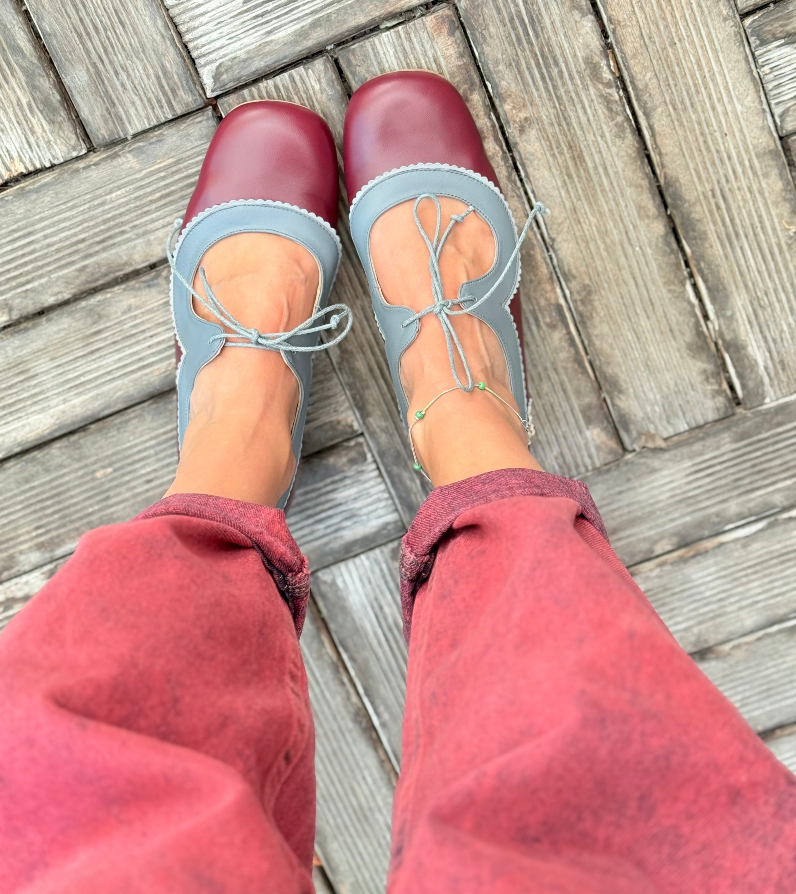 Image of Edith Wine scarpina in pelle bordeaux con lacci tacco 4 cm artigianale marchigiana