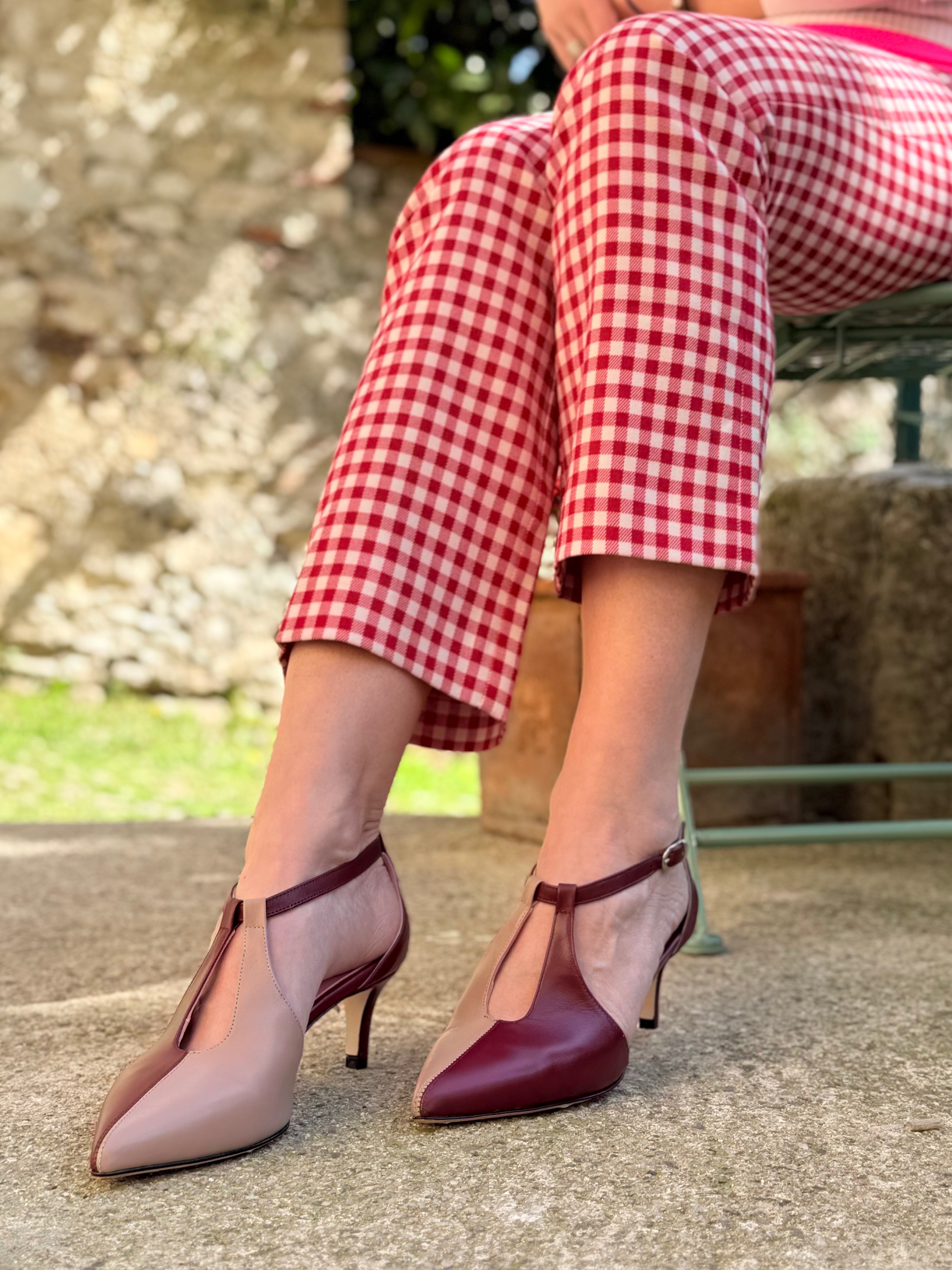 Image of Celebro Bordrose decollete t-bar sfilata con tacco 5 in nappa bordeaux e  rosa antico artigianale toscana