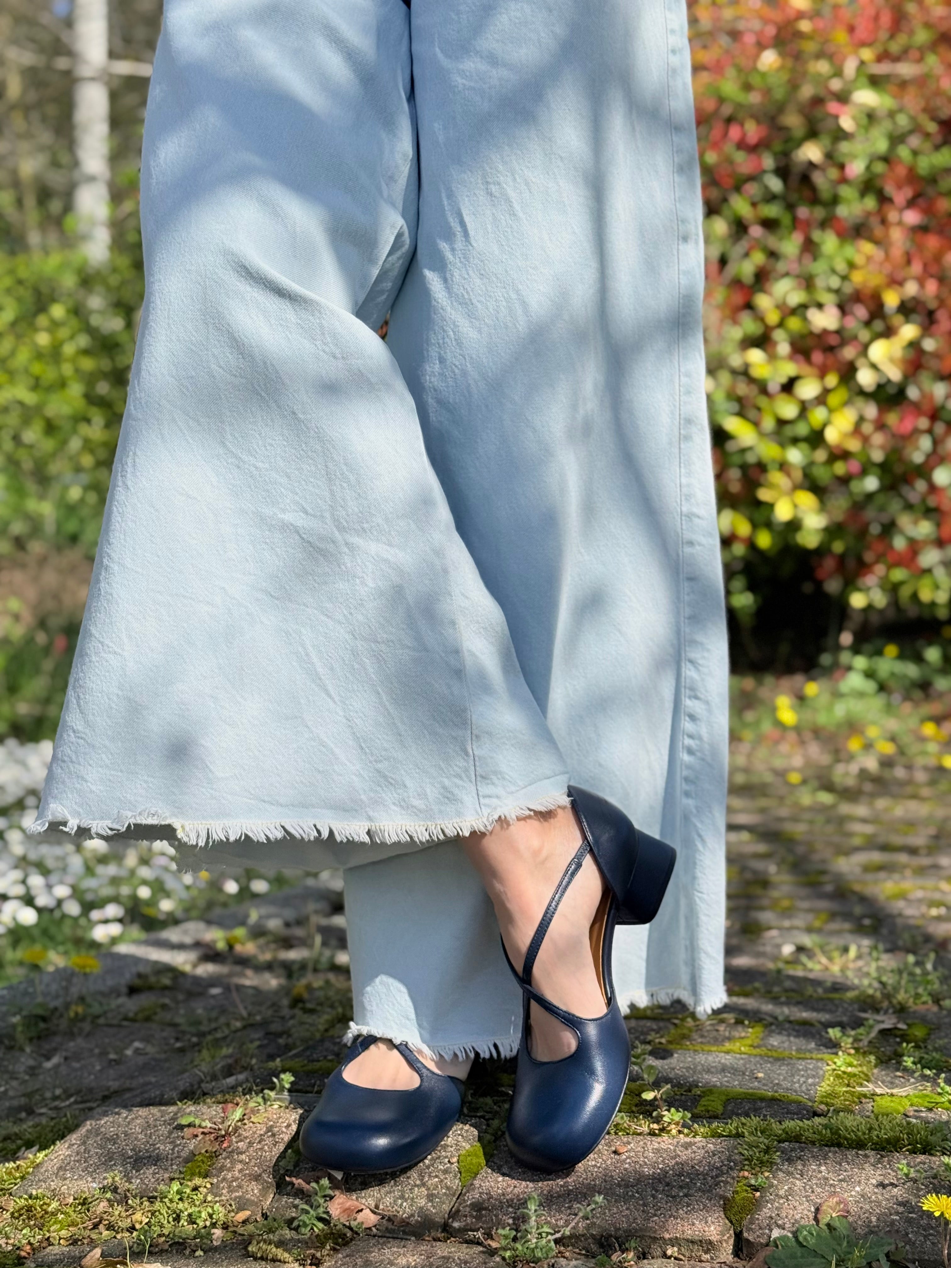 Image of Zelda Navy scarpa bassa d'orsay in nappa blu tacco 3.5 lagattaconglistivali