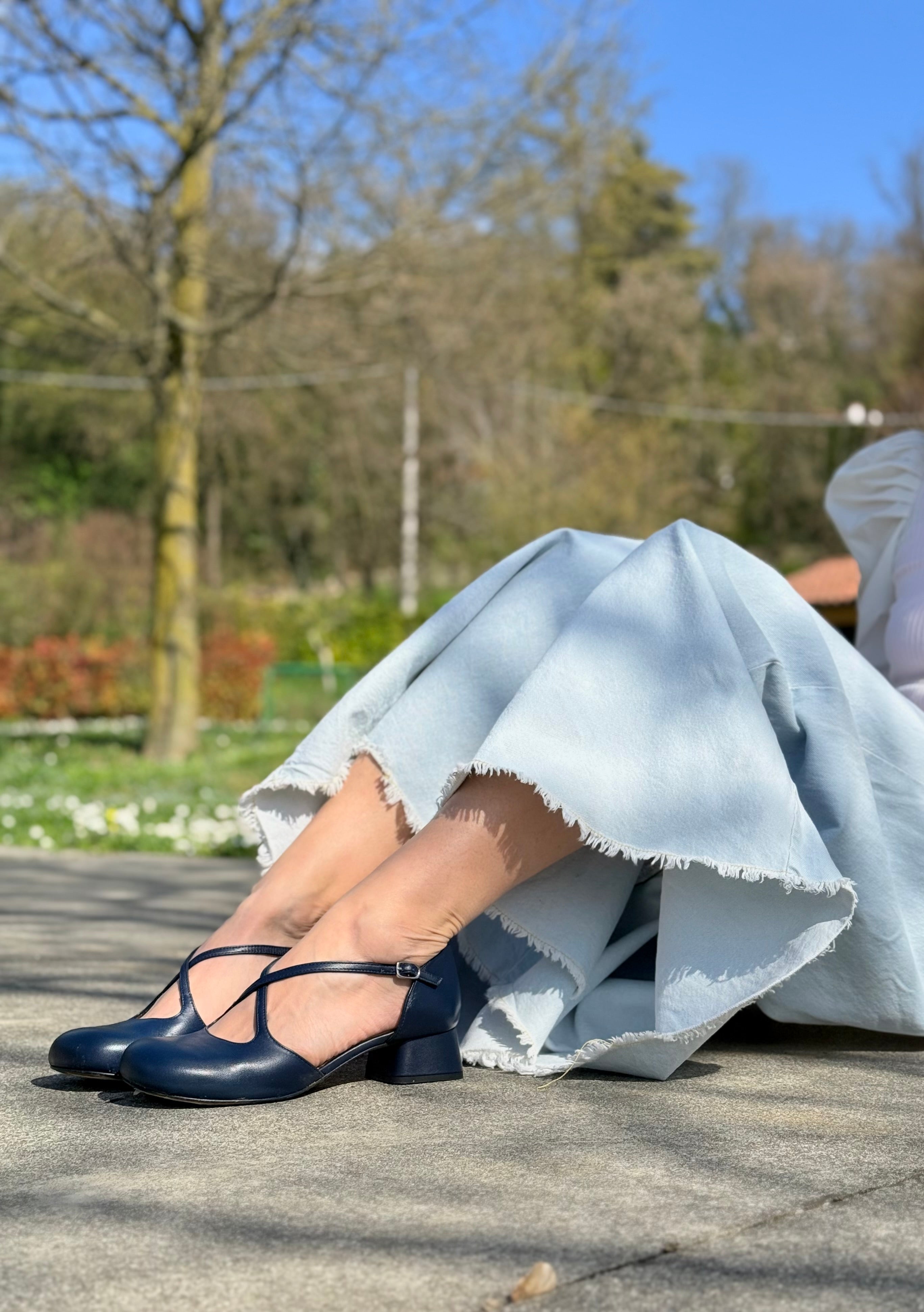 Image of Zelda Navy scarpa bassa d'orsay in nappa blu tacco 3.5 lagattaconglistivali