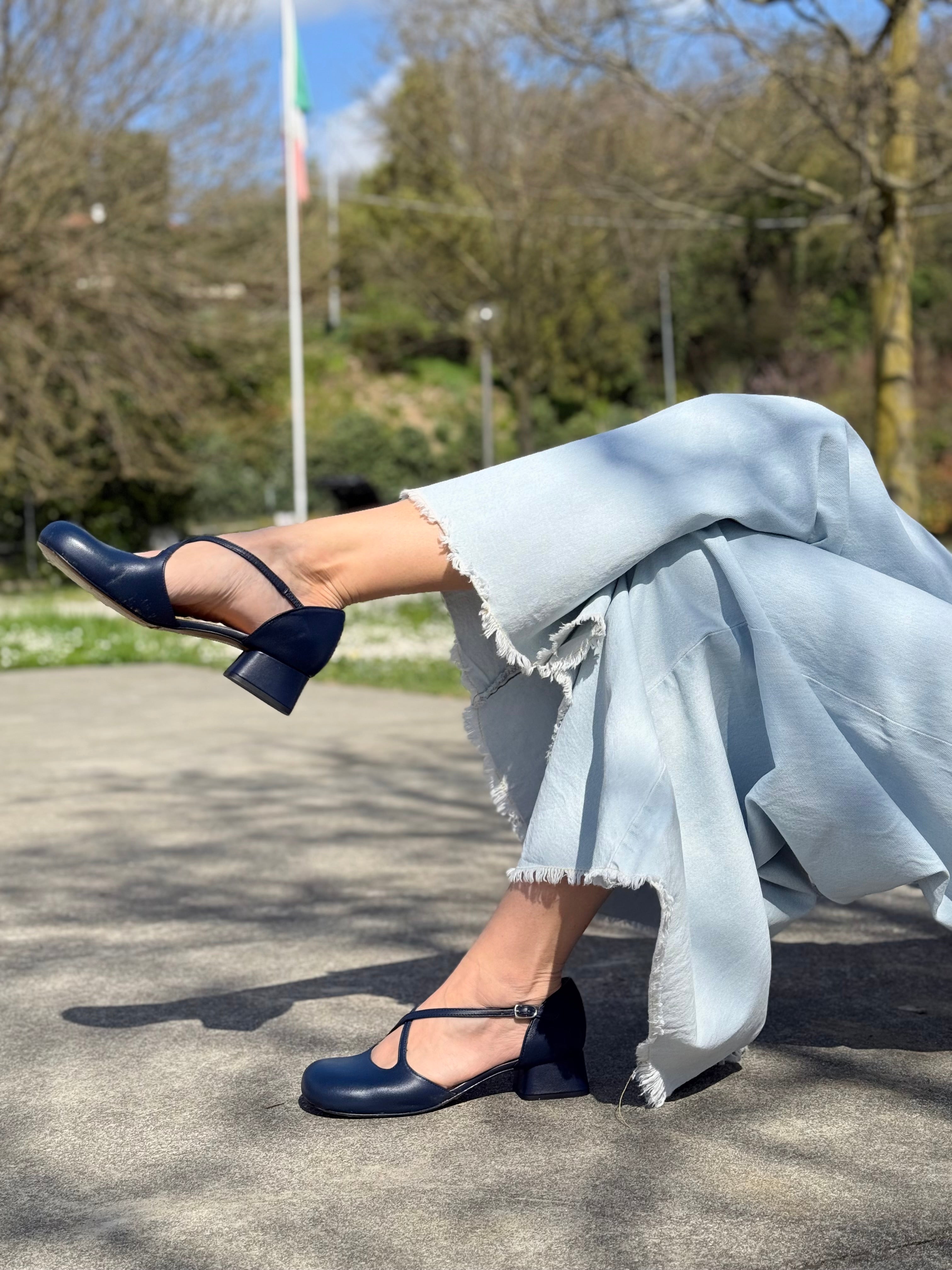 Image of Zelda Navy scarpa bassa d'orsay in nappa blu tacco 3.5 lagattaconglistivali