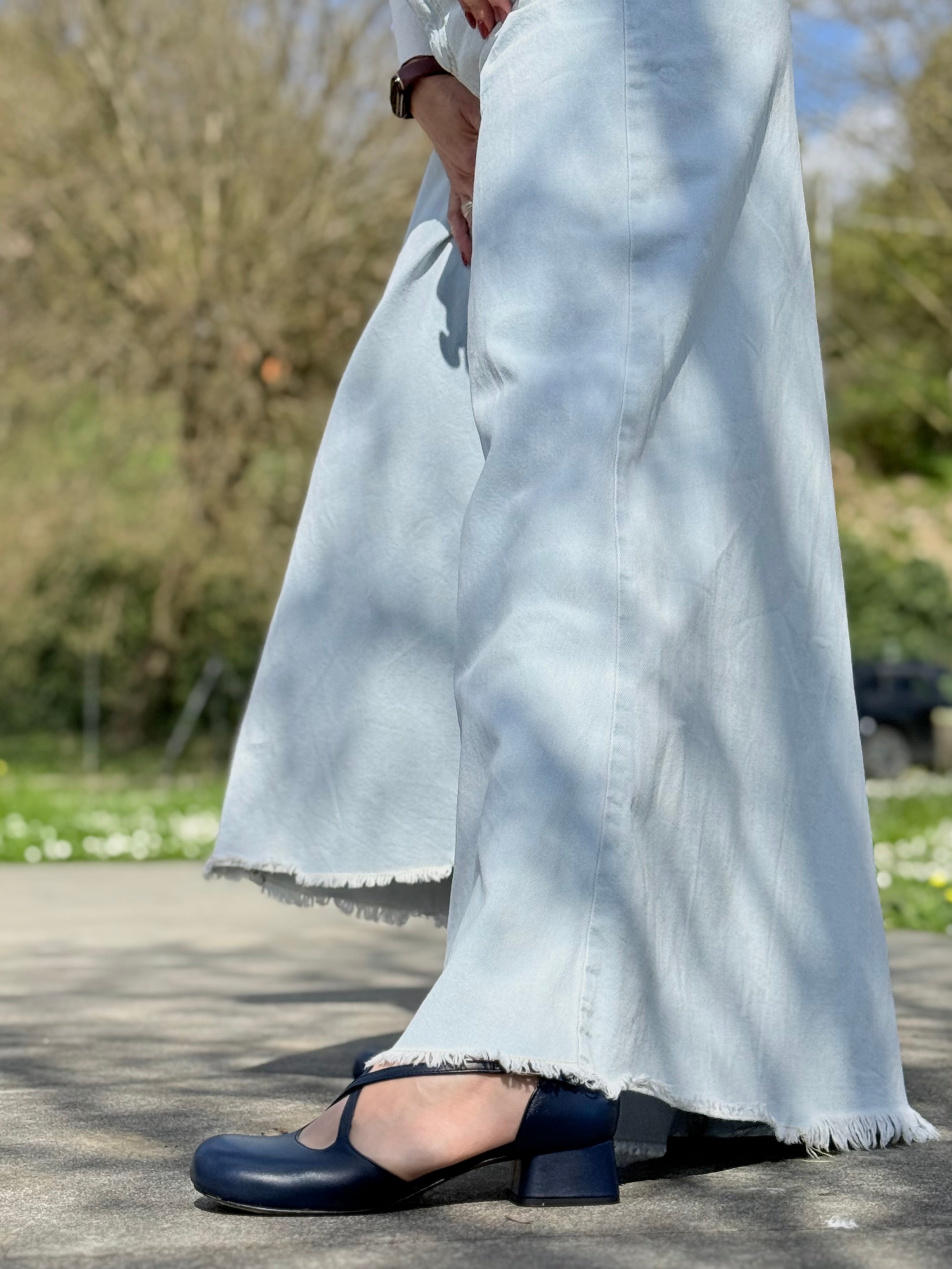 Image of Zelda Navy scarpa bassa d'orsay in nappa blu tacco 3.5 lagattaconglistivali