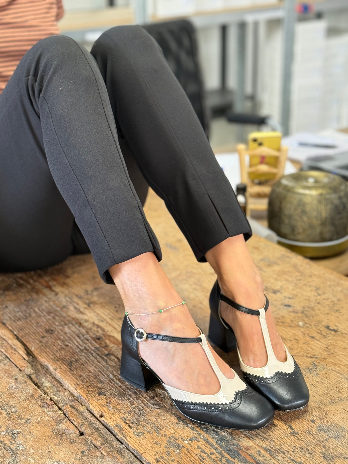 Hilde Black t bar in nappa nera tacco 5.5 artigianale pugliese