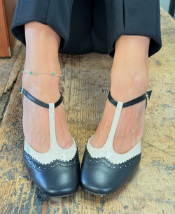 Image of Hilde Black t bar in nappa nera tacco 5.5 artigianale pugliese