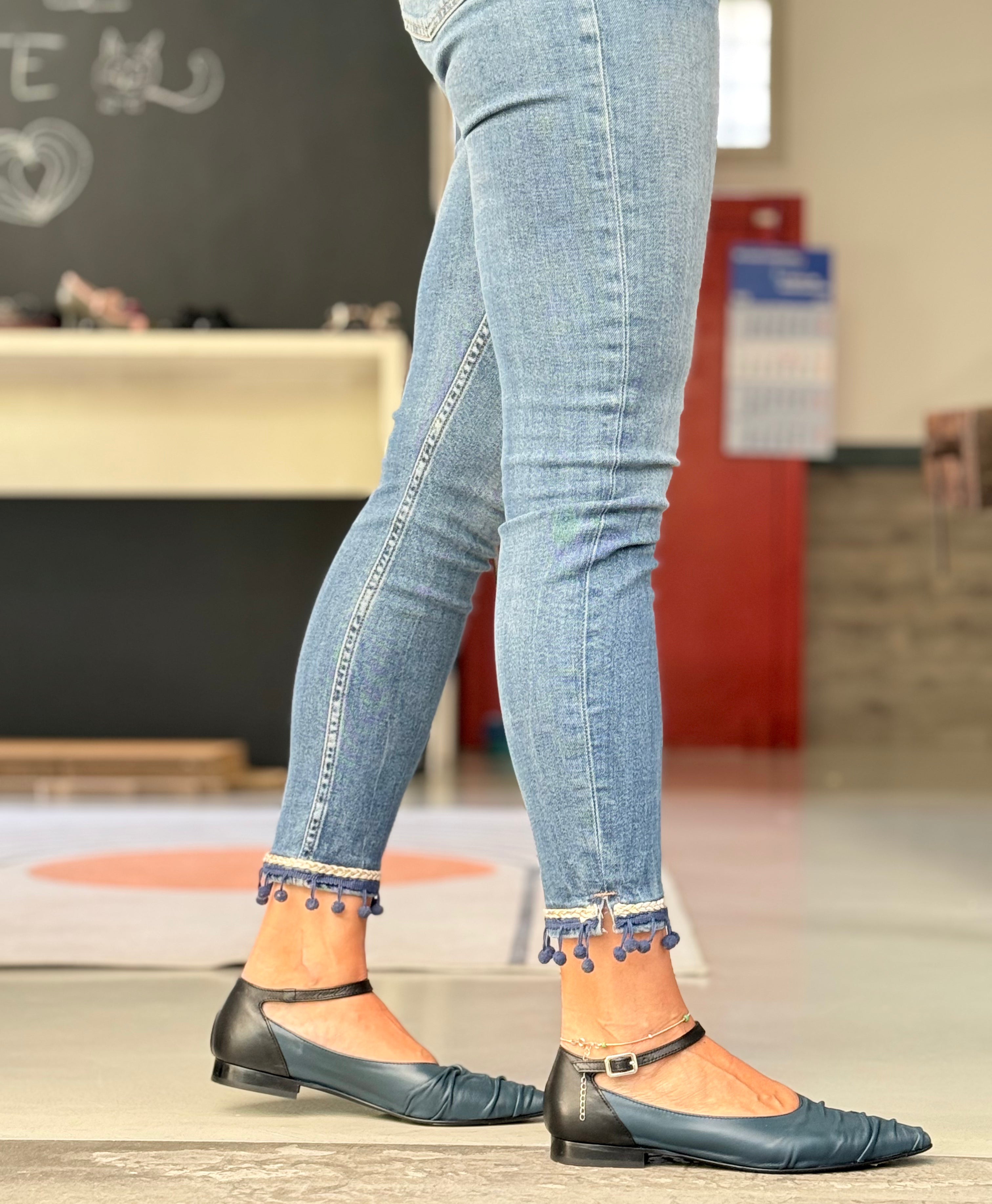 Benza Blue ballerina a sacchetto con cinturino in nappa blu tacco 1.5 artigianale marchigiana