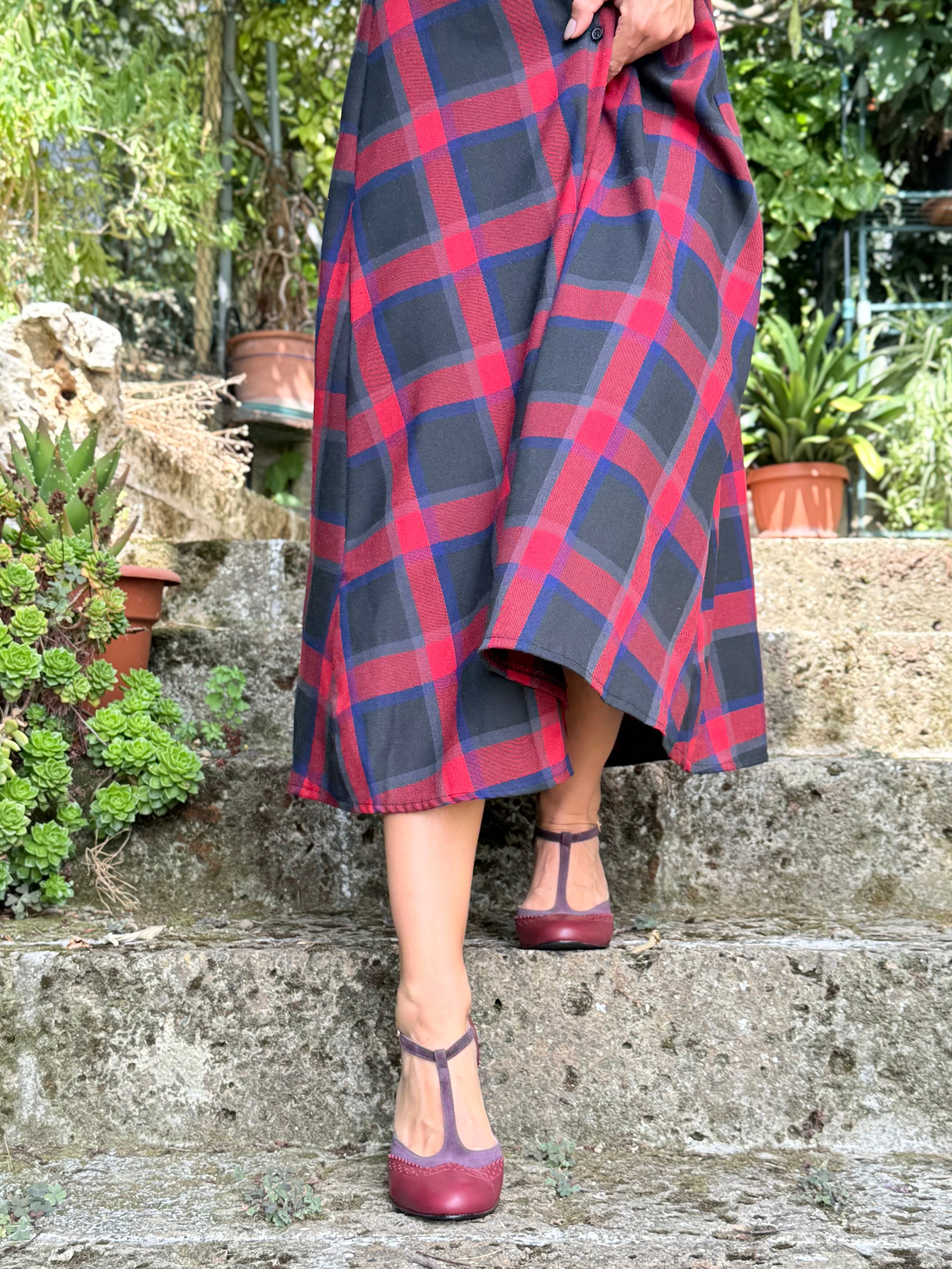 Image of Aura Bordeaux decollete t-bar in pelle bordeaux artigianale pugliese