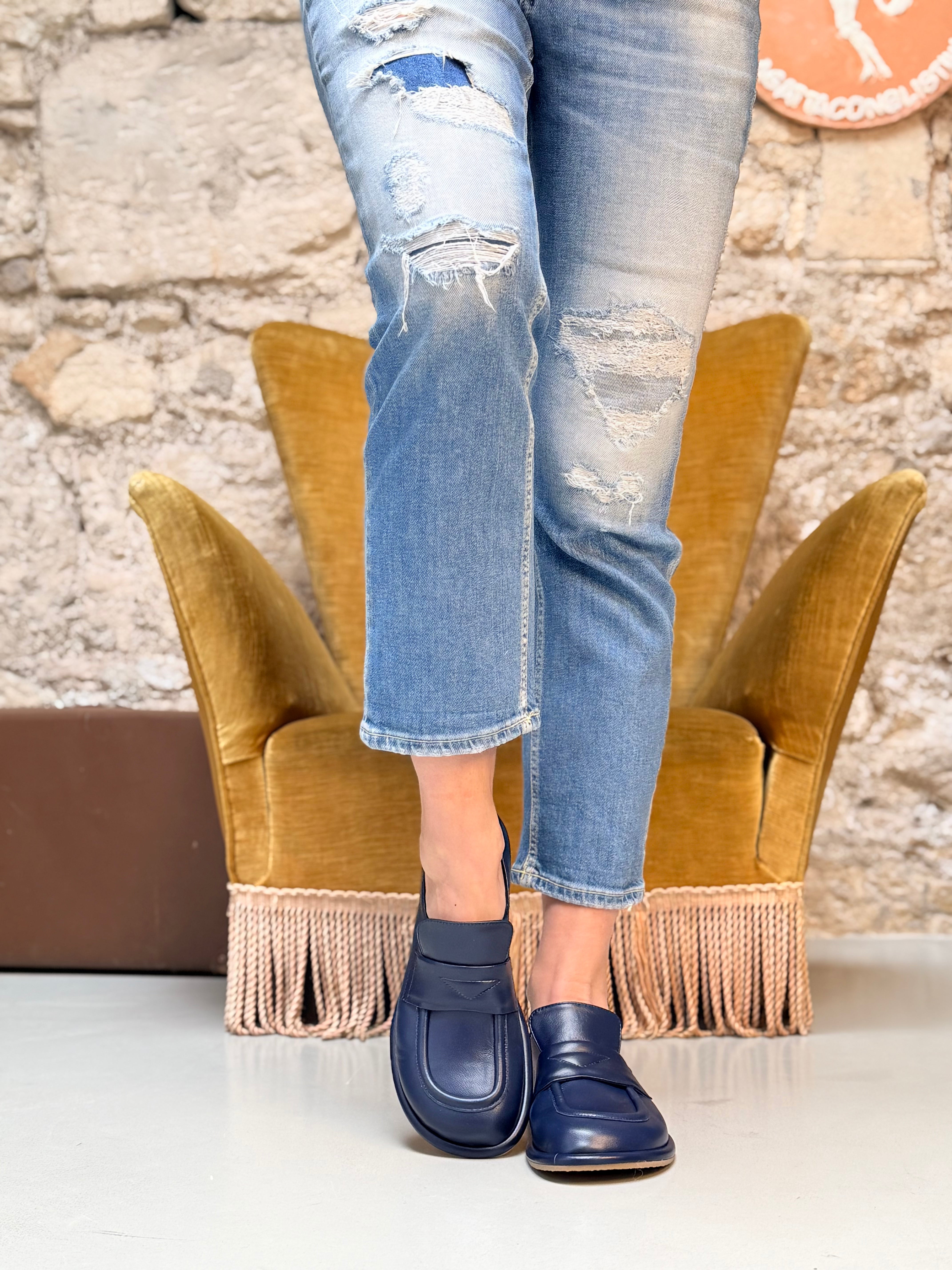 Image of Archie Navy mocassino in nappa blu artigianale marchigiana