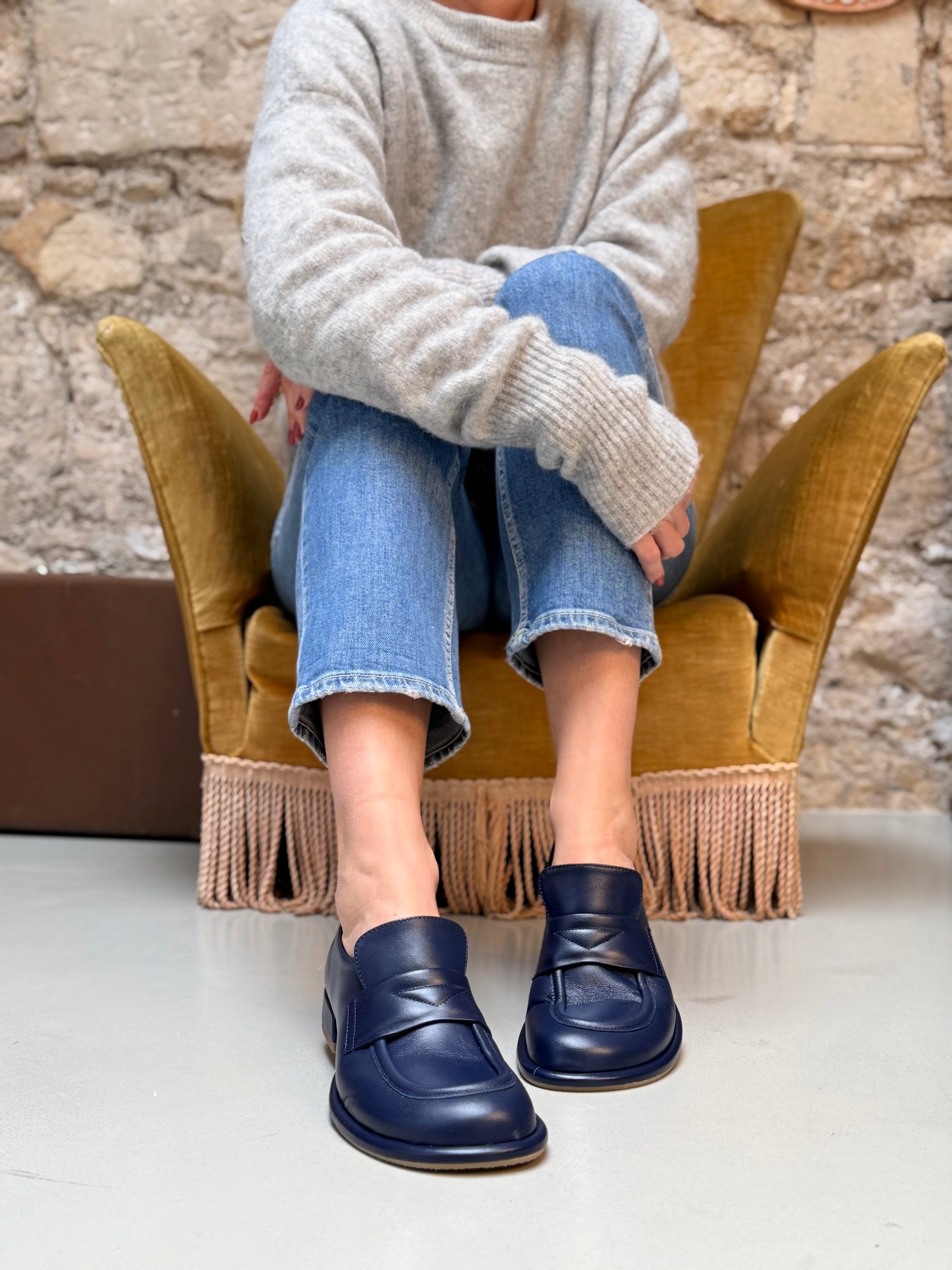 Archie Navy mocassino in nappa blu artigianale marchigiana