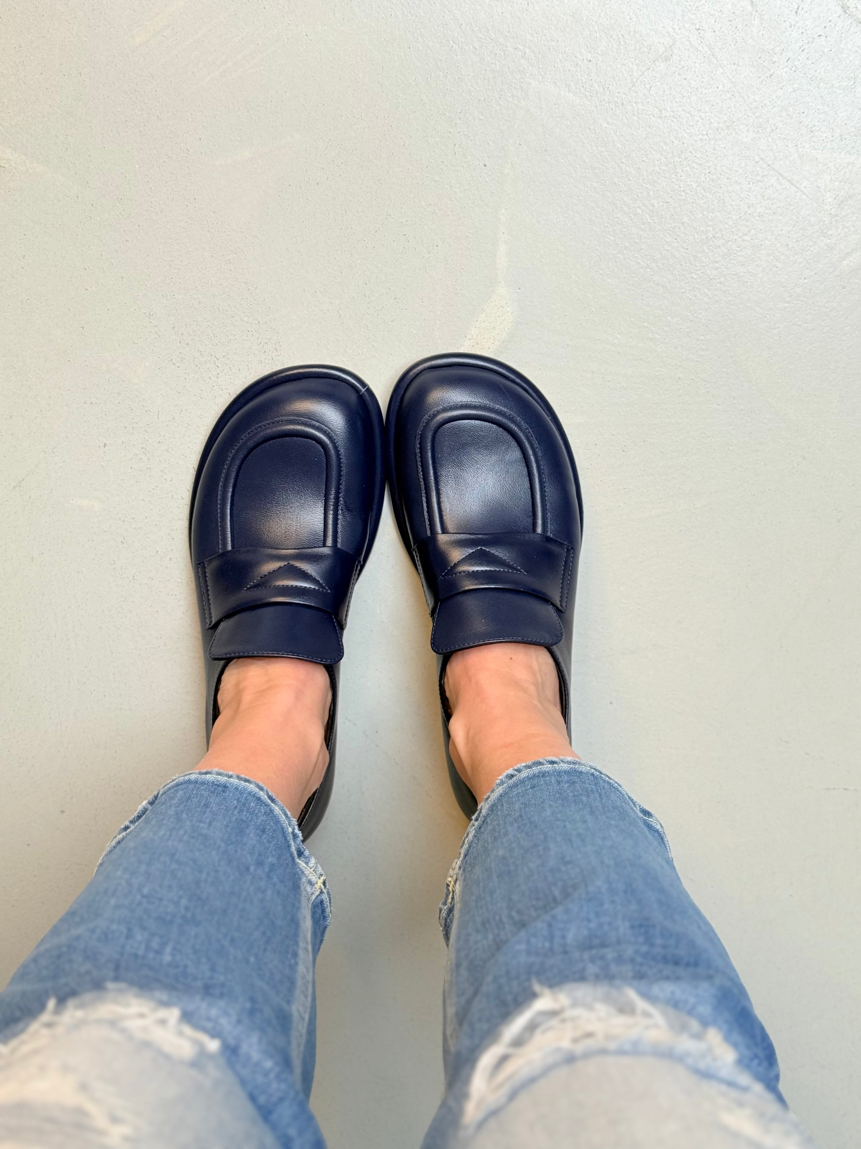 Image of Archie Navy mocassino in nappa blu artigianale marchigiana