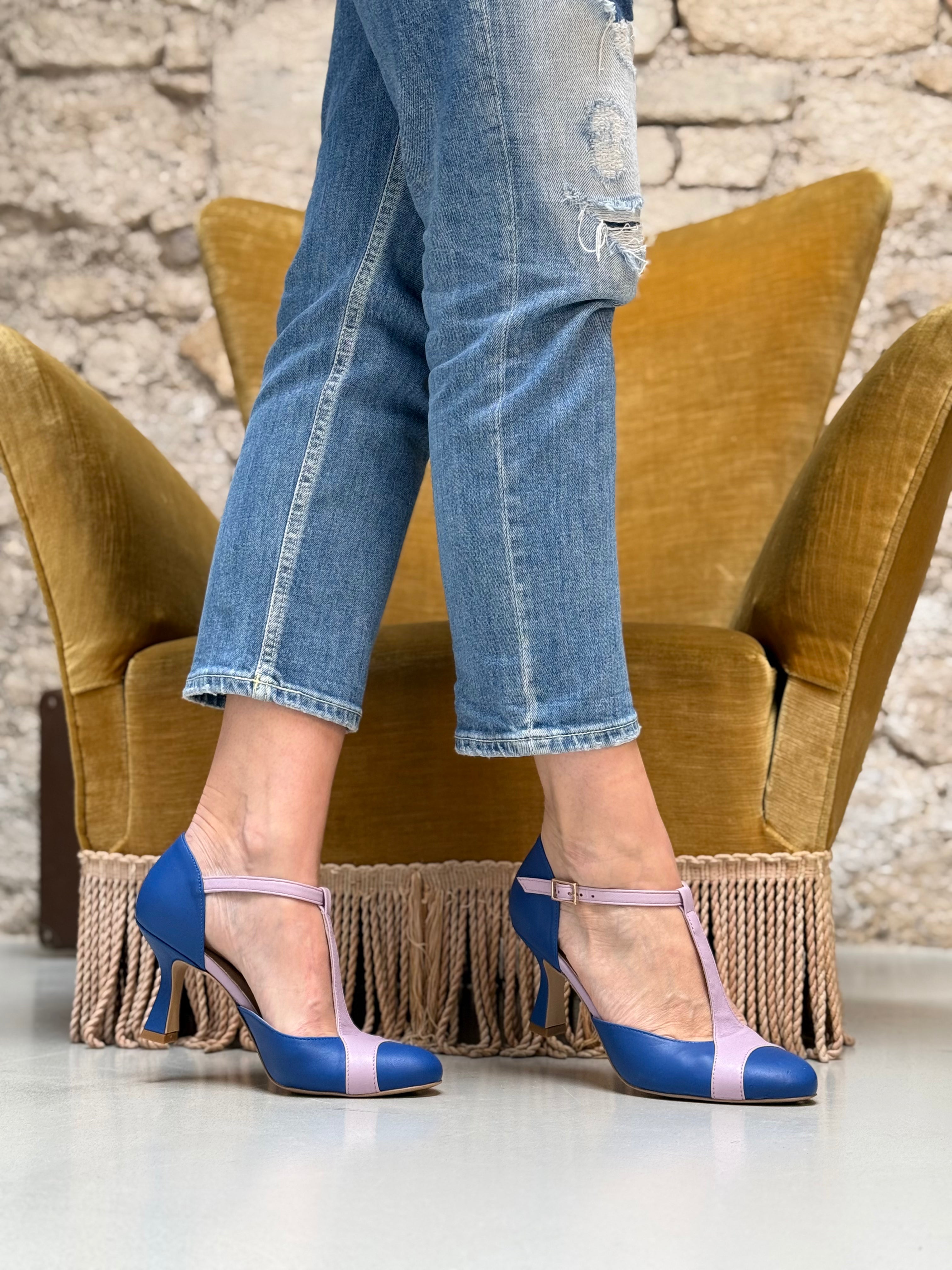 Image of Mindy Blue decollete t bar in tacco 7 cm in nappa blu e glicine artigianale pugliese