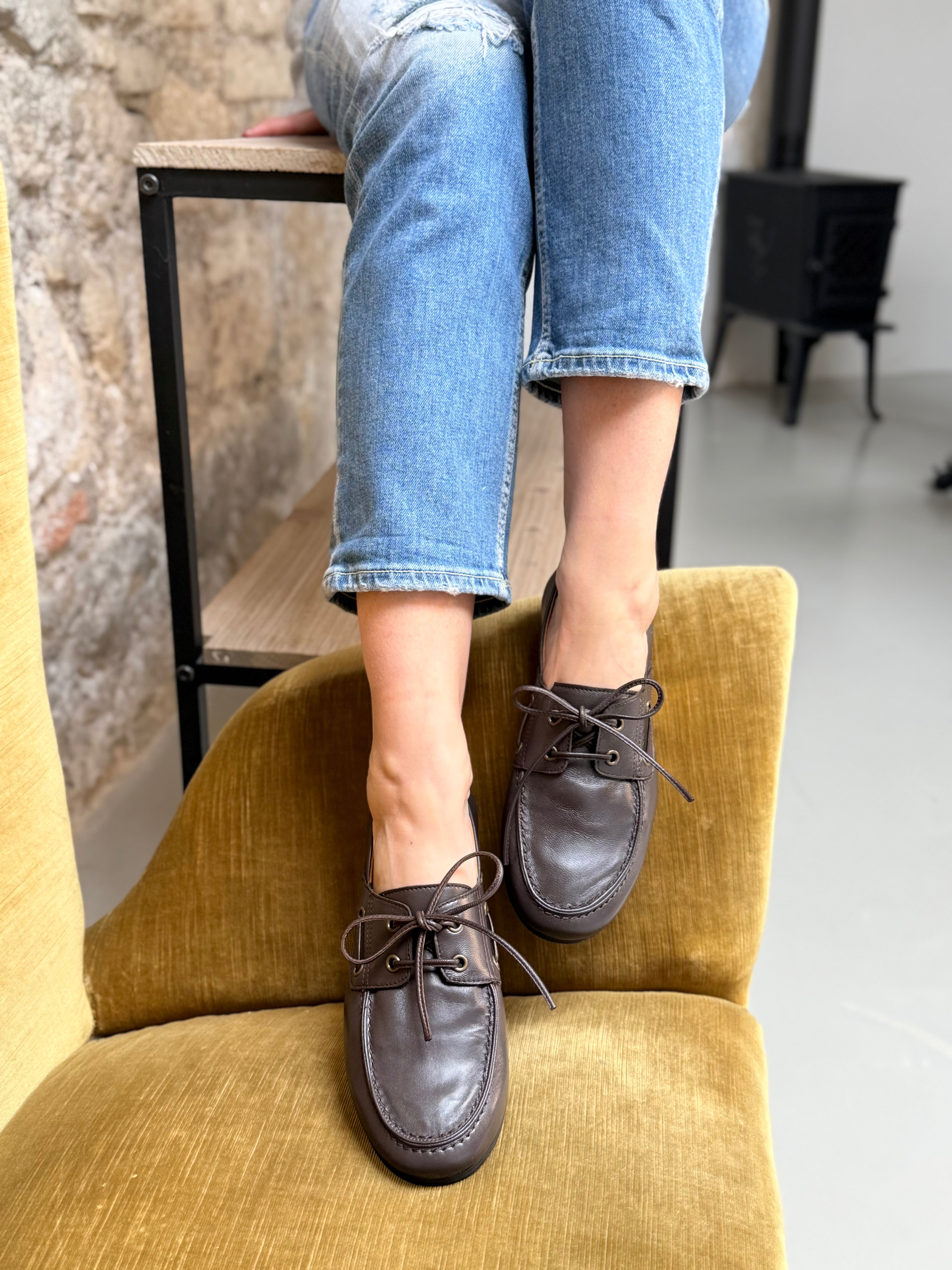 Image of Pat Coffee mocassino allacciato in nappa marrone artigianale lagattaconglistivali