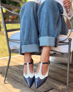 Image of Wendy Blue scarpina bassa a sacchetto in nappa bianca e blu tacco 1.5 artigianale marchigiana