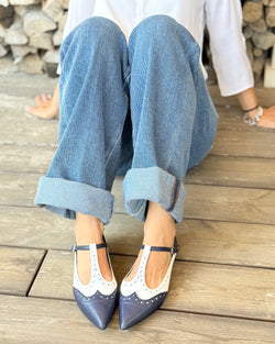 Image of Wendy Blue scarpina bassa a sacchetto in nappa bianca e blu tacco 1.5 artigianale marchigiana