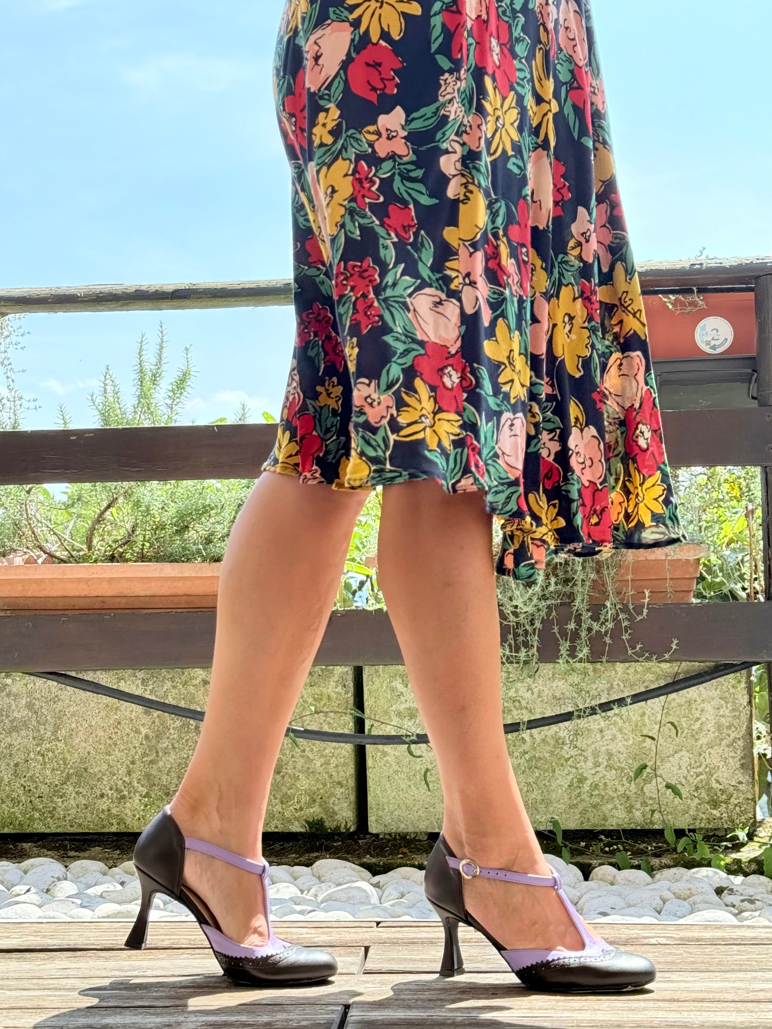 Image of Aura moro decollete t-bar in pelle marrone e glicine artigianale pugliese