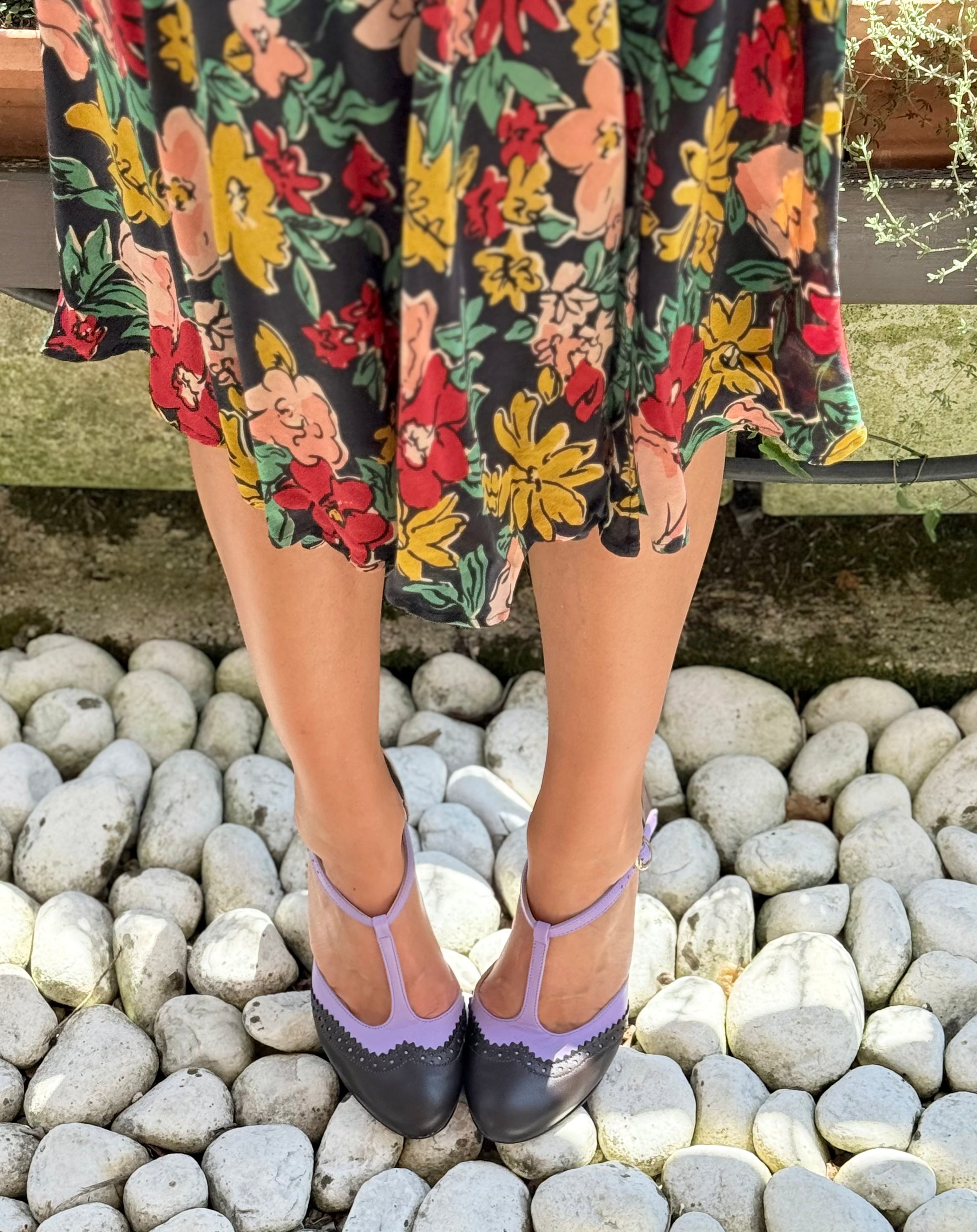 Image of Aura moro decollete t-bar in pelle marrone e glicine artigianale pugliese