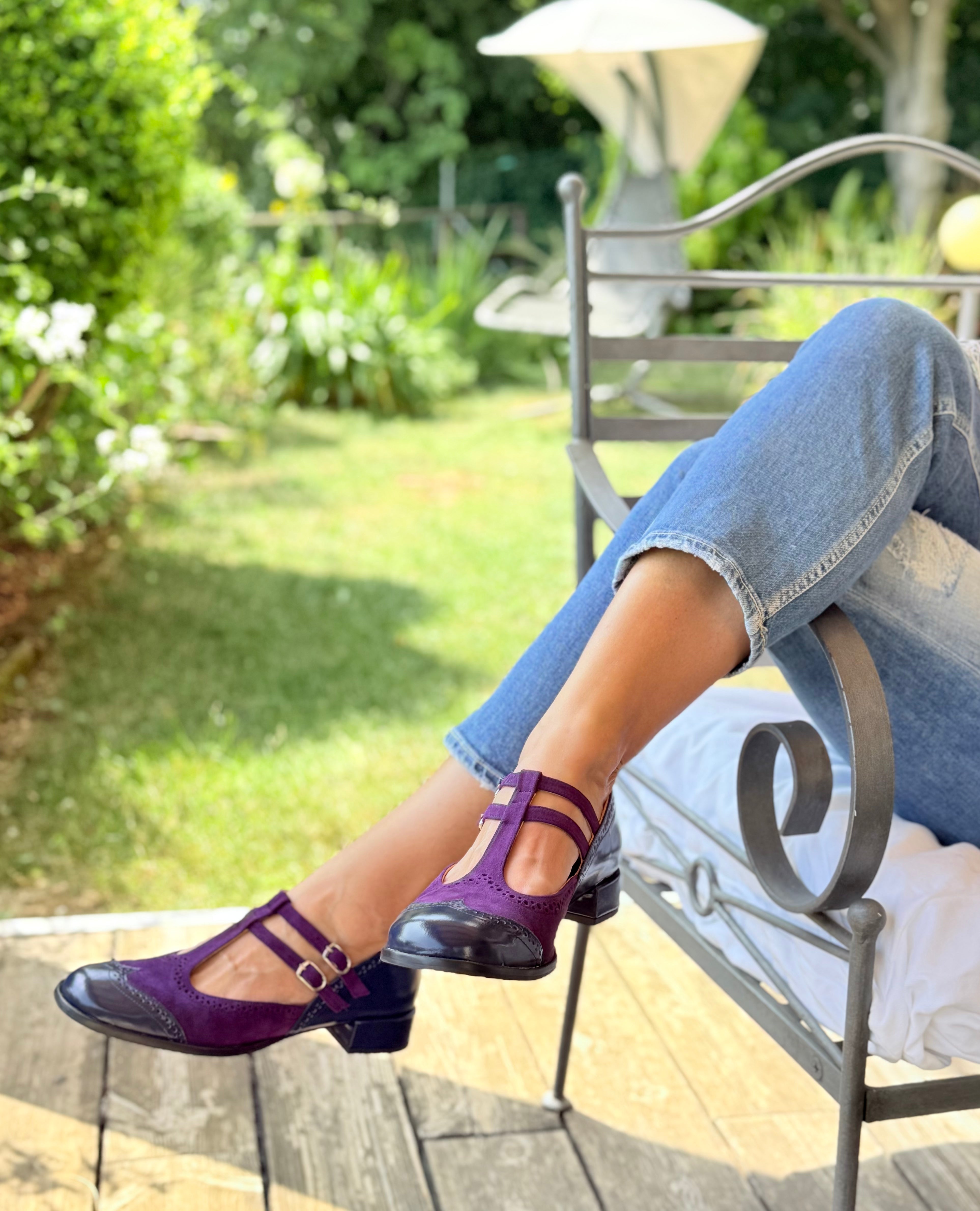 Image of Furiosa Blue scarpa bassa in pelle blu e camoscio viola doppio cinturino e t-bar tacco 2,5 cm artigianale