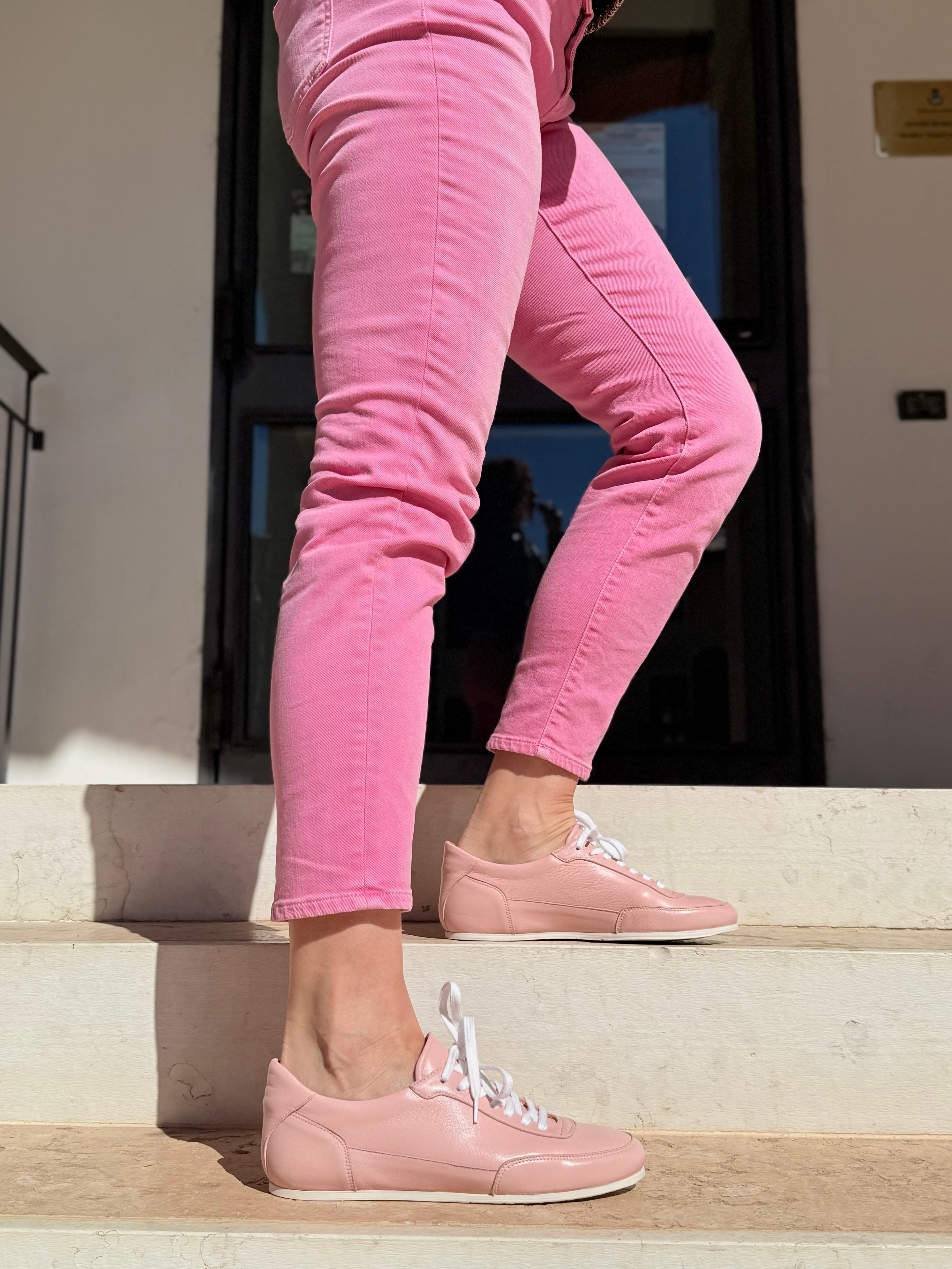 Image of Miuccia Rose sneakers in nappa rosa artigianale lagattaconglistivali