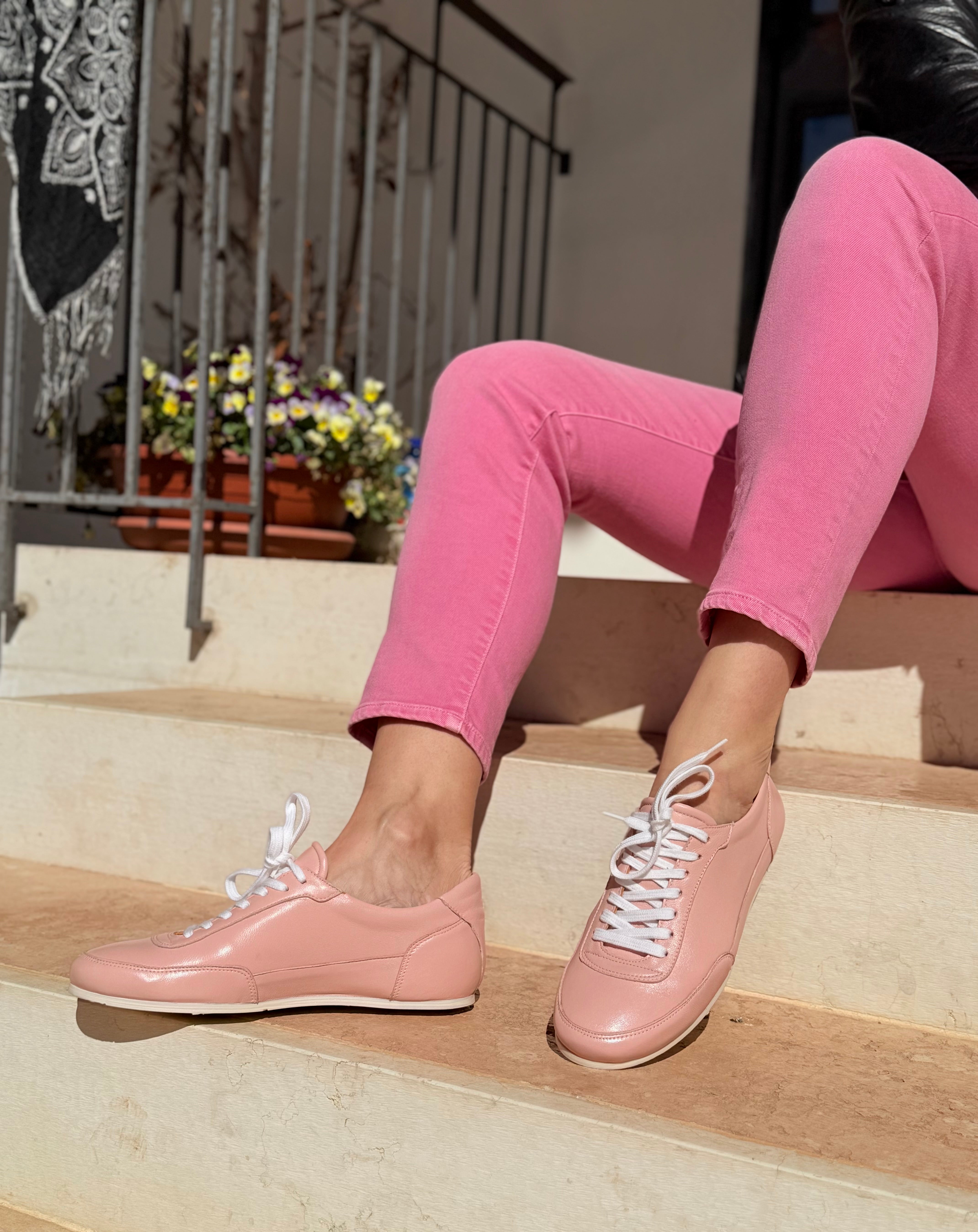Image of Miuccia Rose sneakers in nappa rosa artigianale lagattaconglistivali