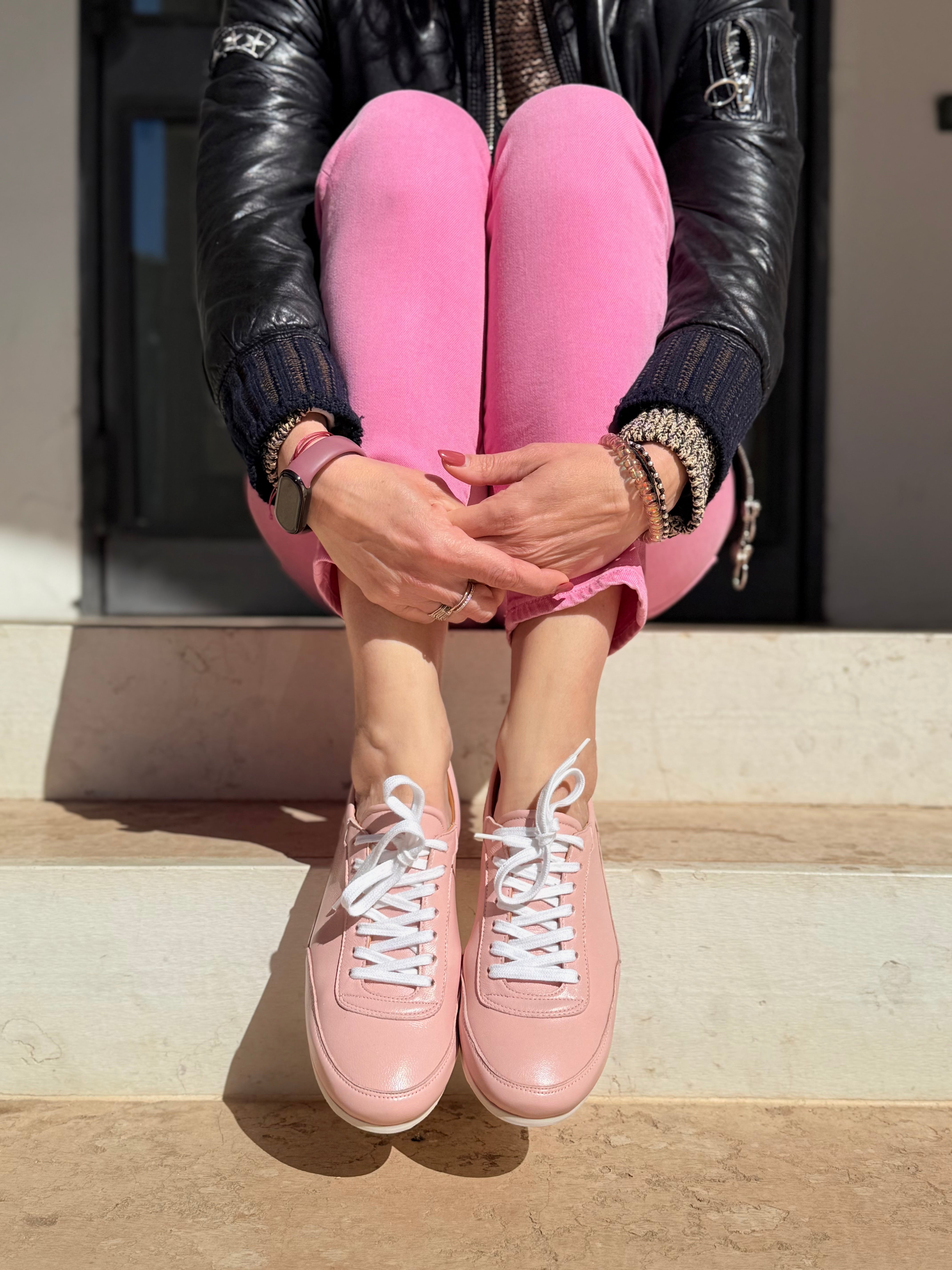 Image of Miuccia Rose sneakers in nappa rosa artigianale lagattaconglistivali