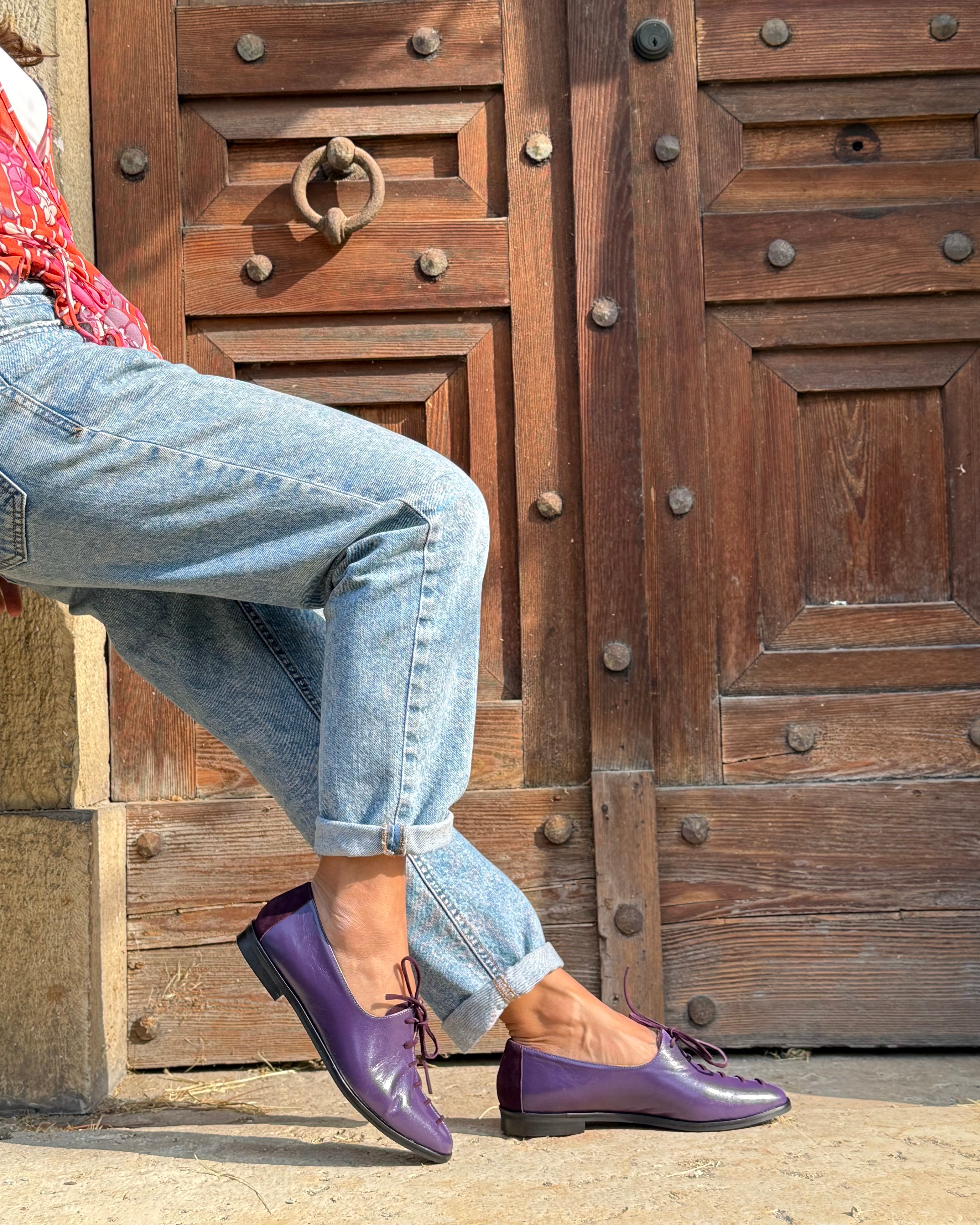 Image of Keep Purple scarpina bassa allacciata in nappa viola lavorazione artigianale toscana