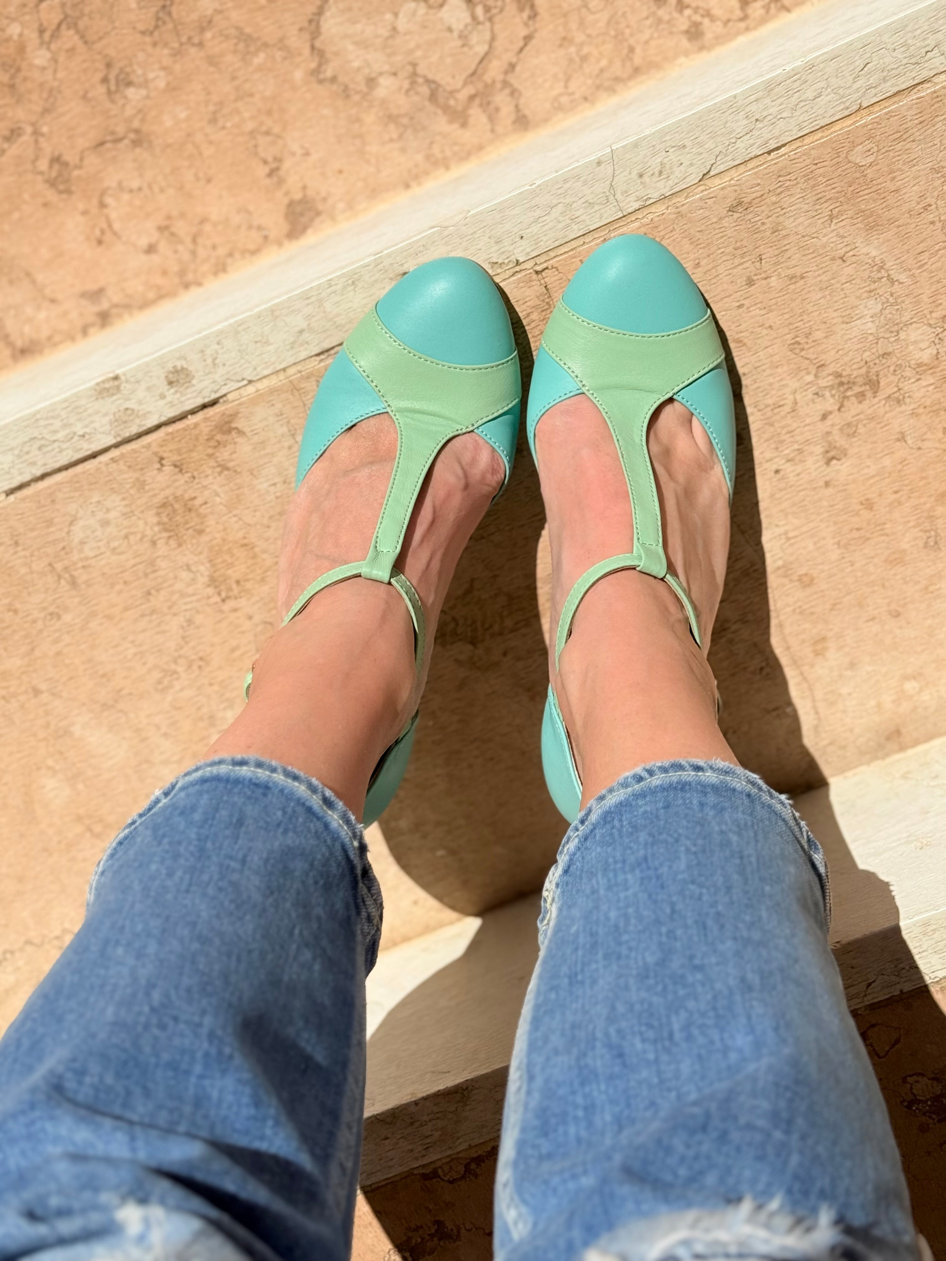 Image of Mindy Tiffany decollete t bar in tacco 7 cm in nappa azzurra e verde artigianale pugliese