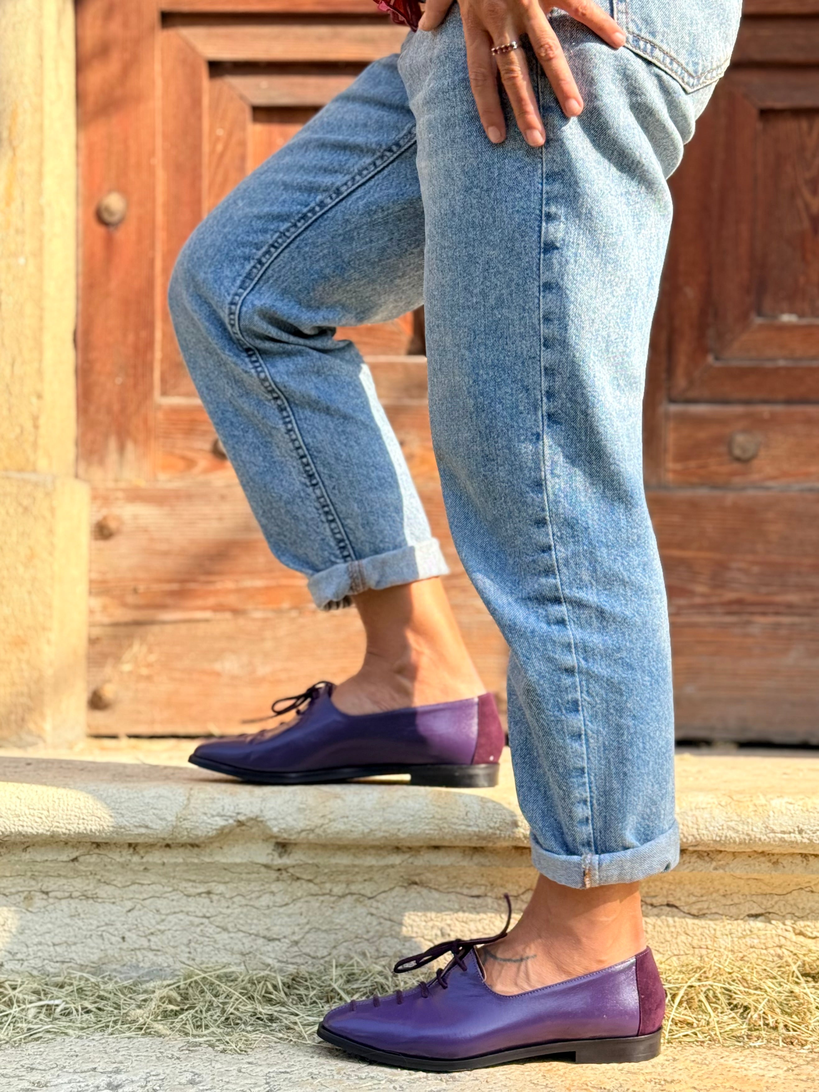 Image of Keep Purple scarpina bassa allacciata in nappa viola lavorazione artigianale toscana