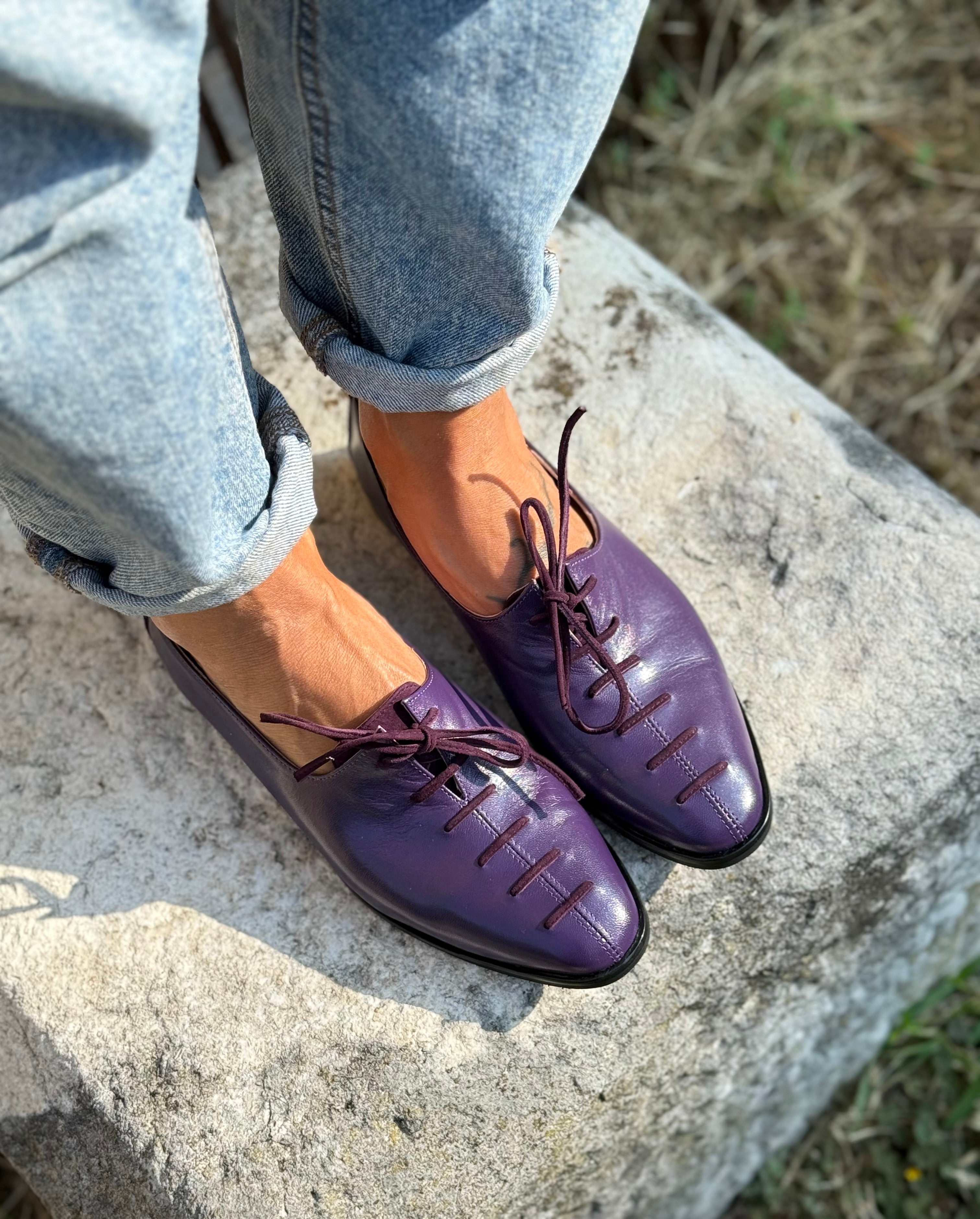 Image of Keep Purple scarpina bassa allacciata in nappa viola lavorazione artigianale toscana