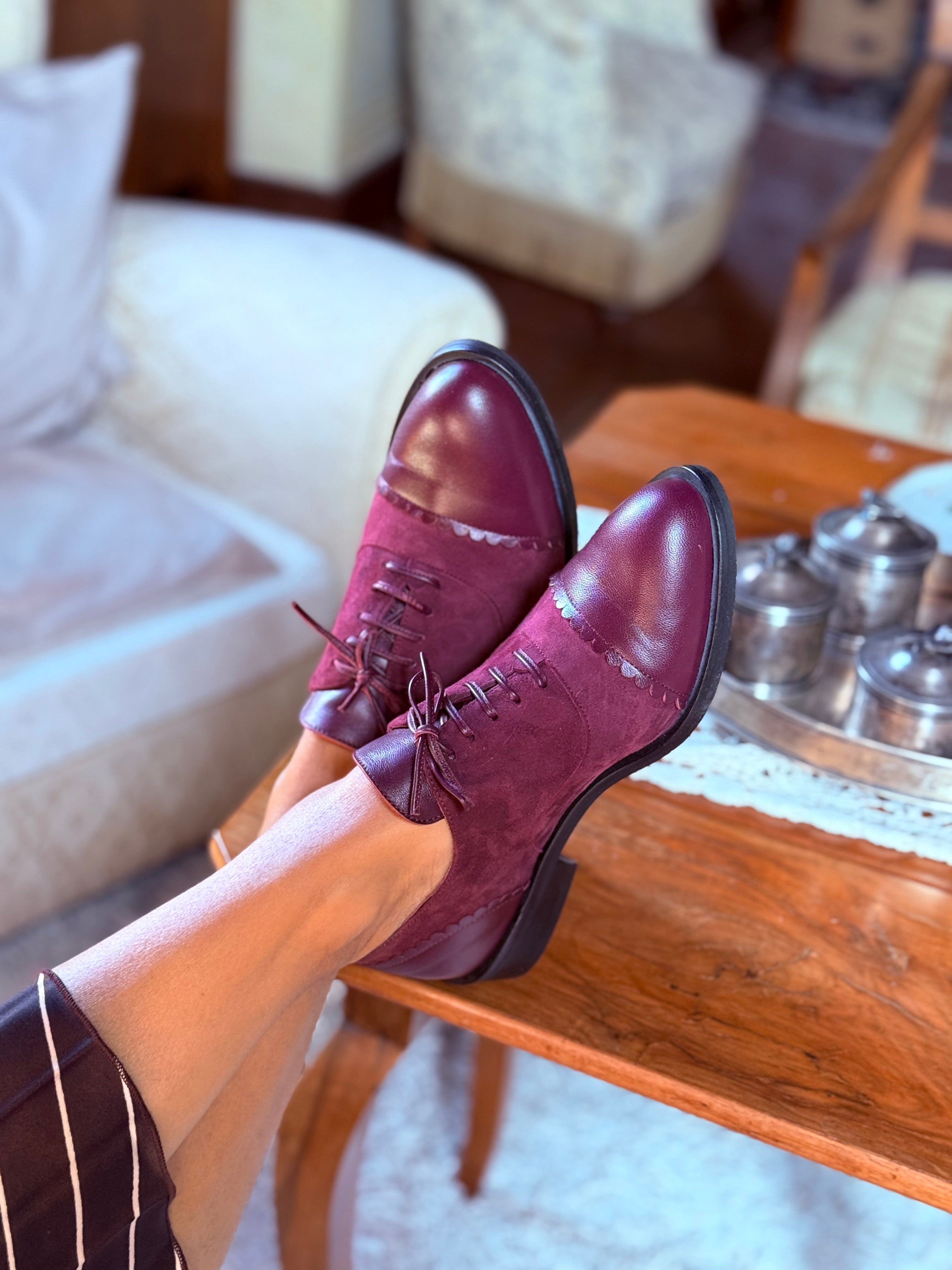 Image of Roger Wine scarpa bassa allacciata in camoscio bordeaux artigianale toscana