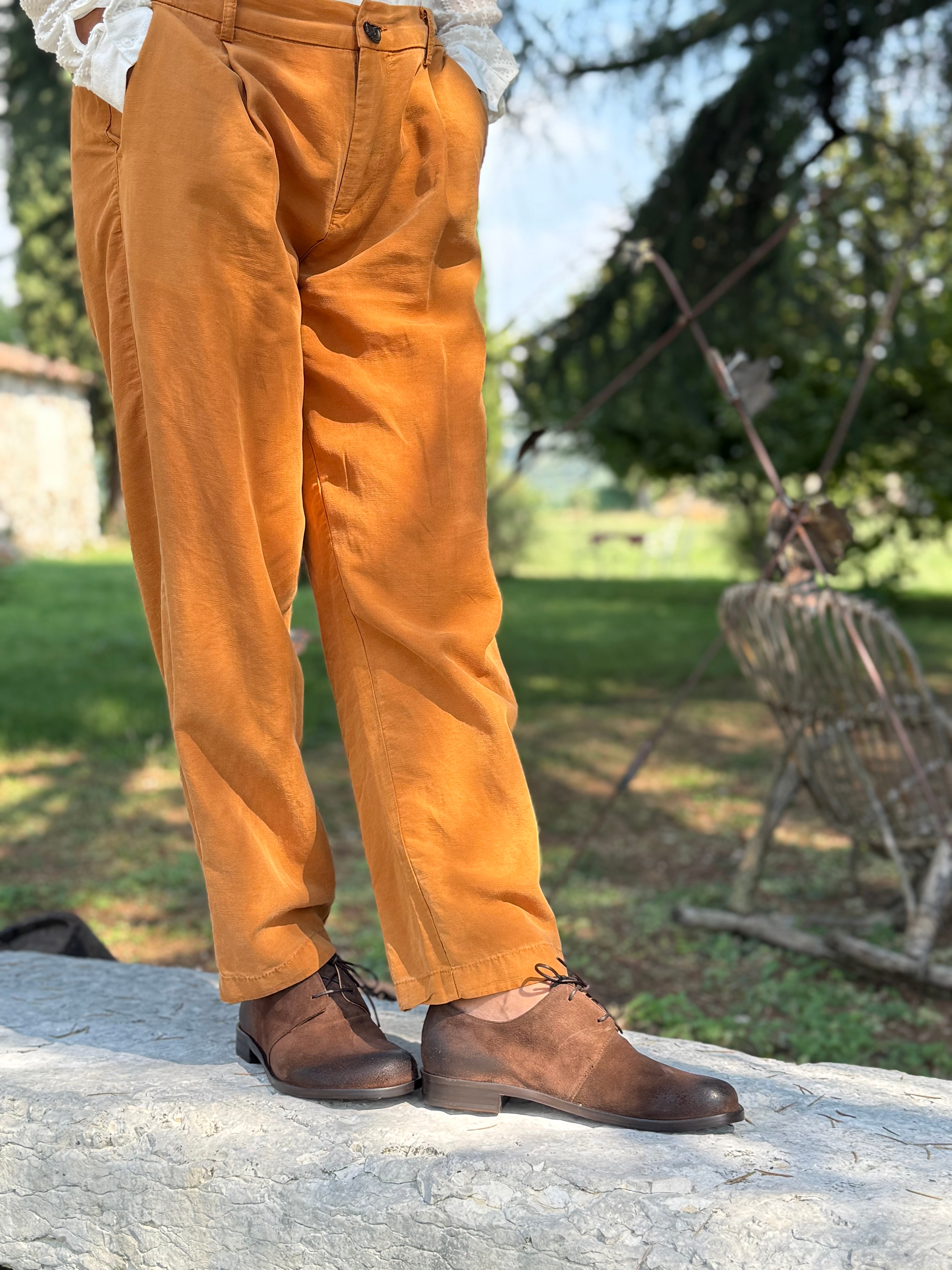 Image of Beagle Brown scarpa bassa allacciata in crosta marrone tacco 2 cm artigianale