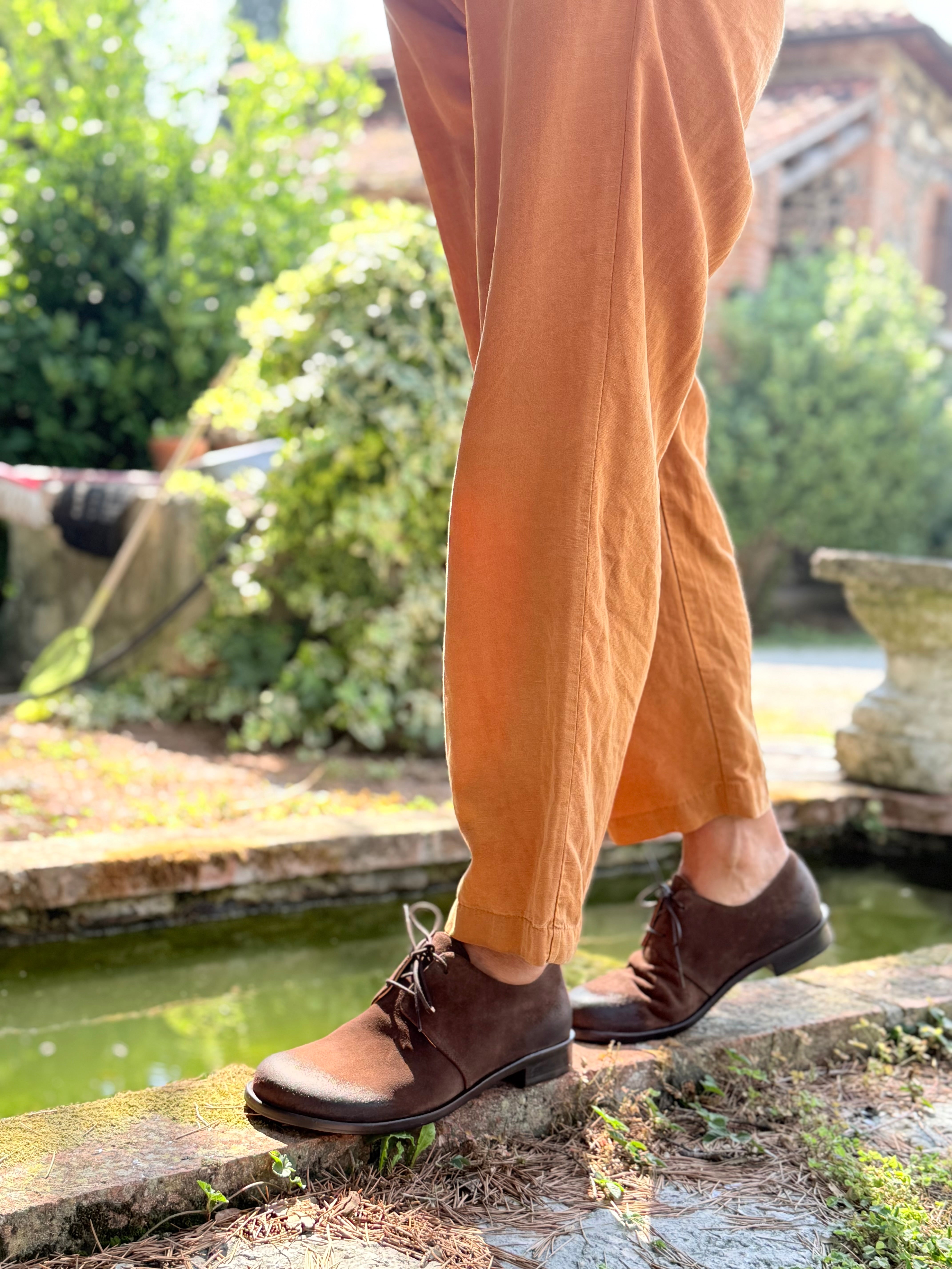 Image of Beagle Brown scarpa bassa allacciata in crosta marrone tacco 2 cm artigianale