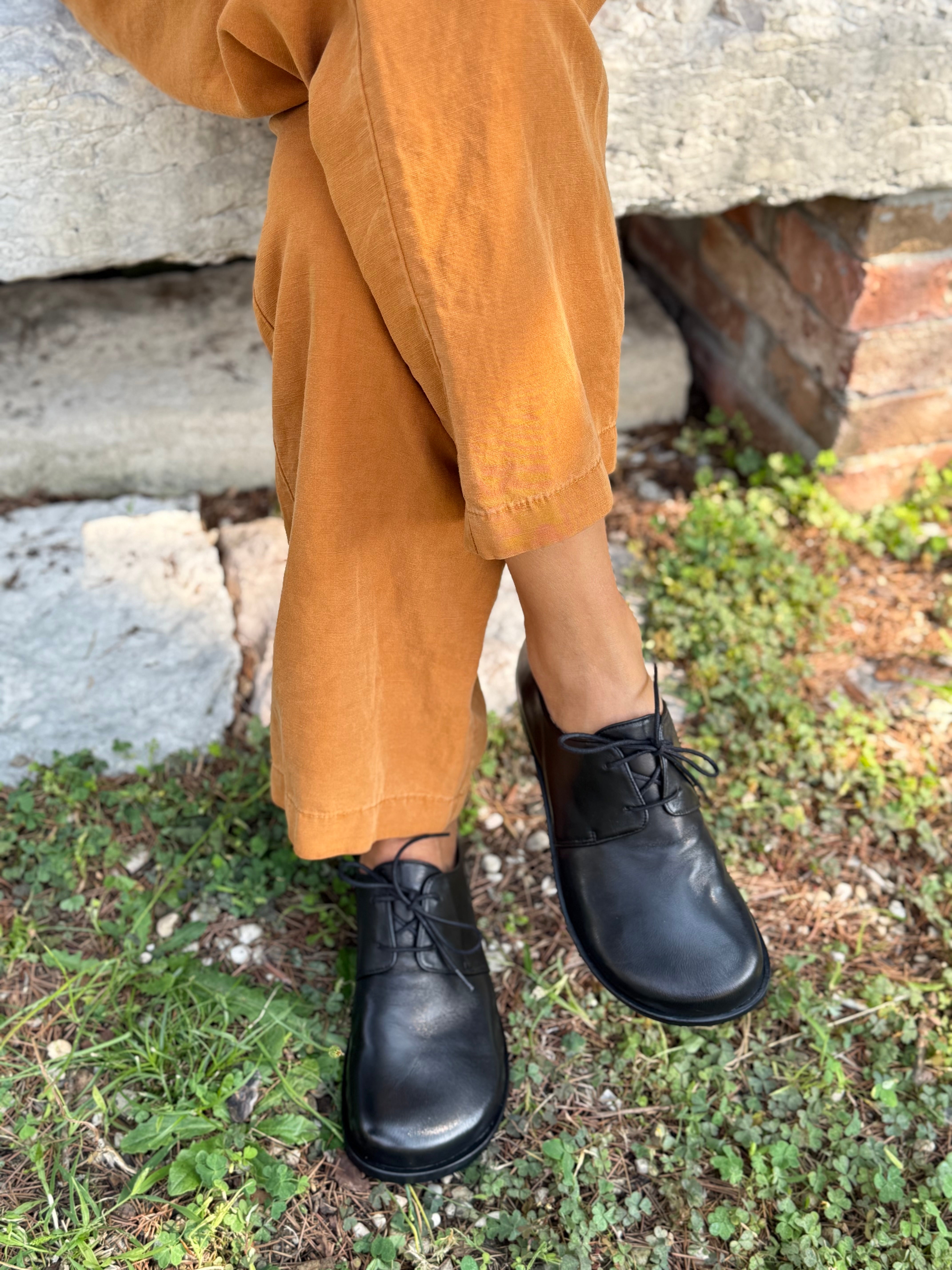 Image of Beagle Black scarpa bassa allacciata in nappa nera tacco 2 cm artigianale