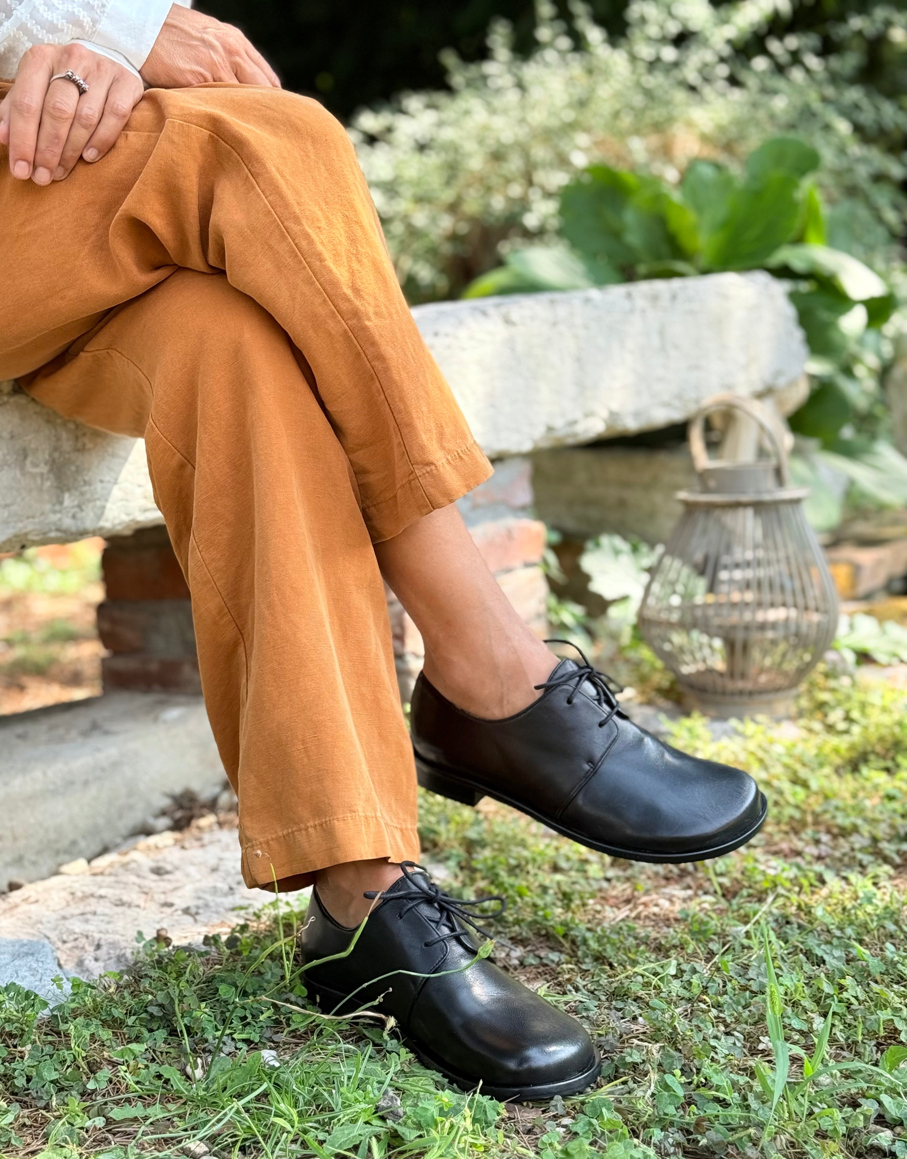 Image of Beagle Black scarpa bassa allacciata in nappa nera tacco 2 cm artigianale