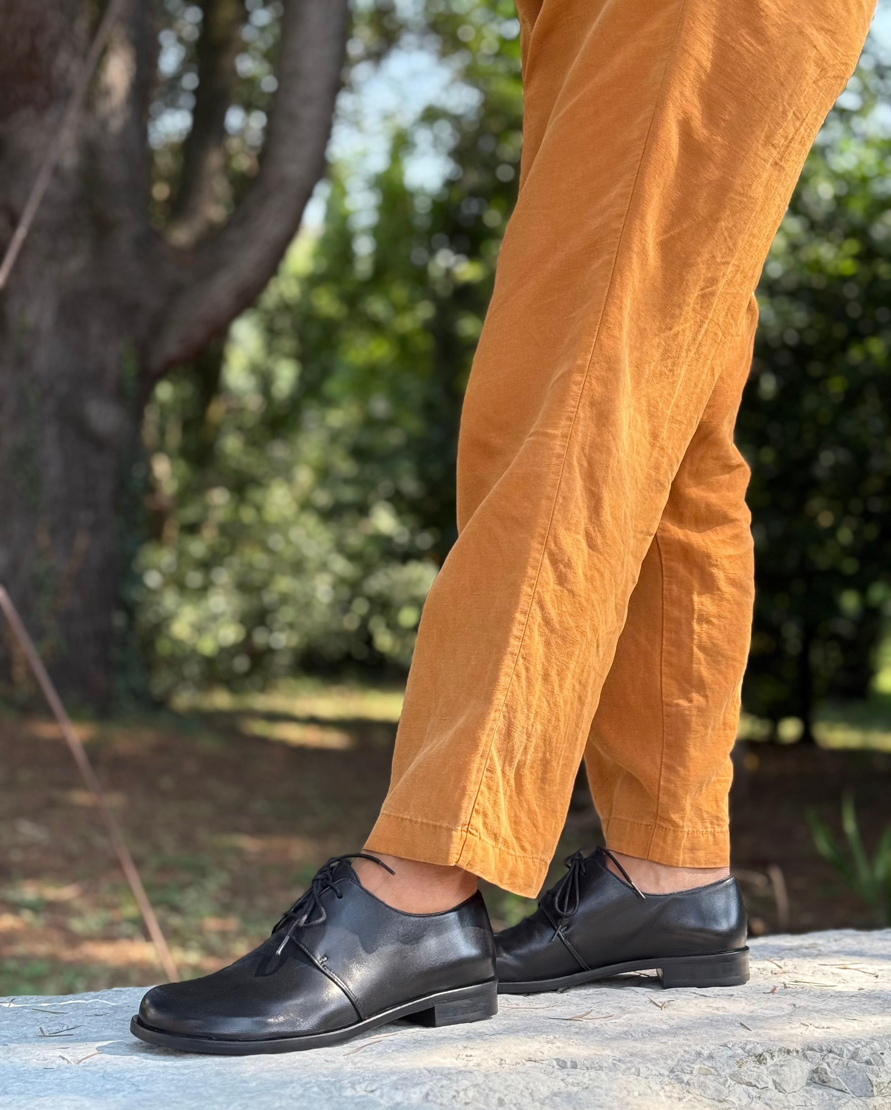 Image of Beagle Black scarpa bassa allacciata in nappa nera tacco 2 cm artigianale