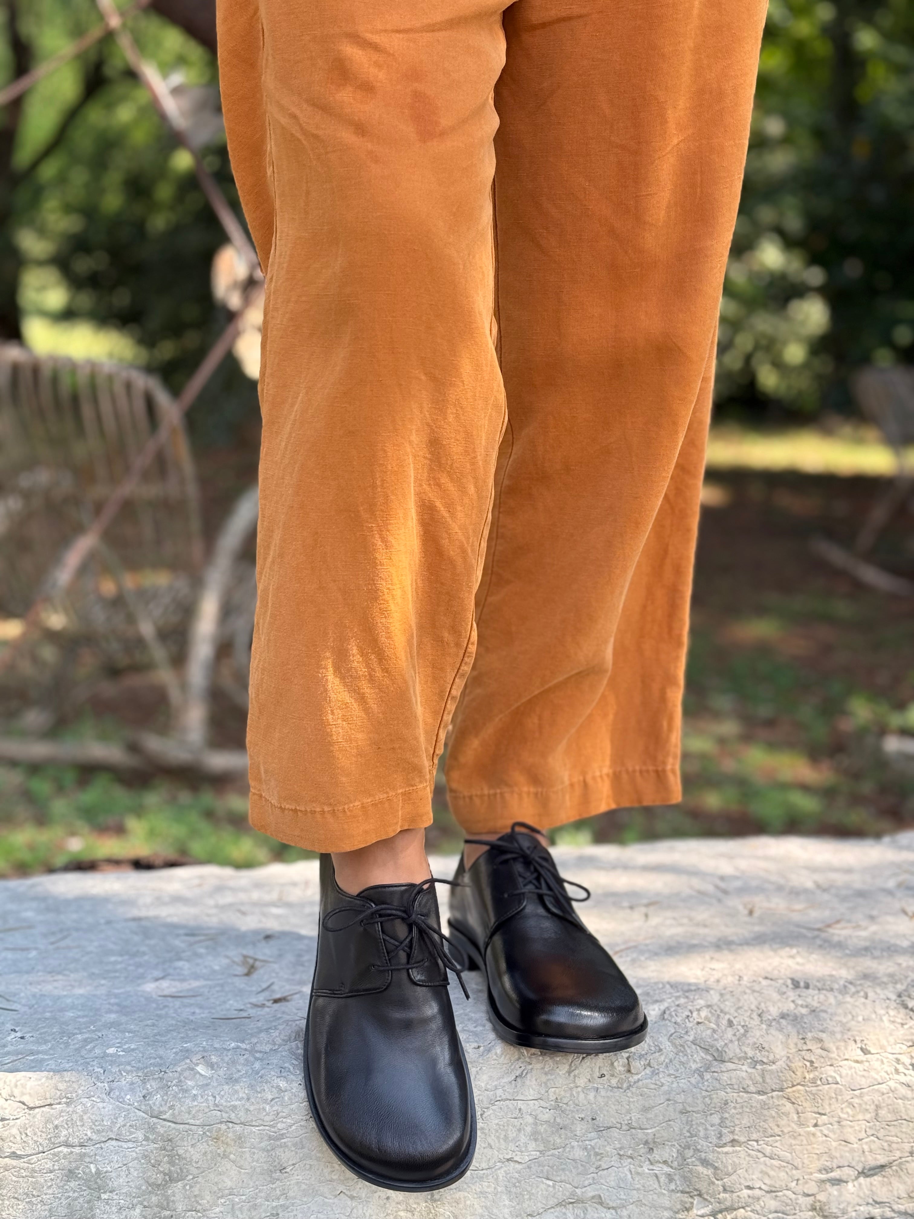 Image of Beagle Black scarpa bassa allacciata in nappa nera tacco 2 cm artigianale