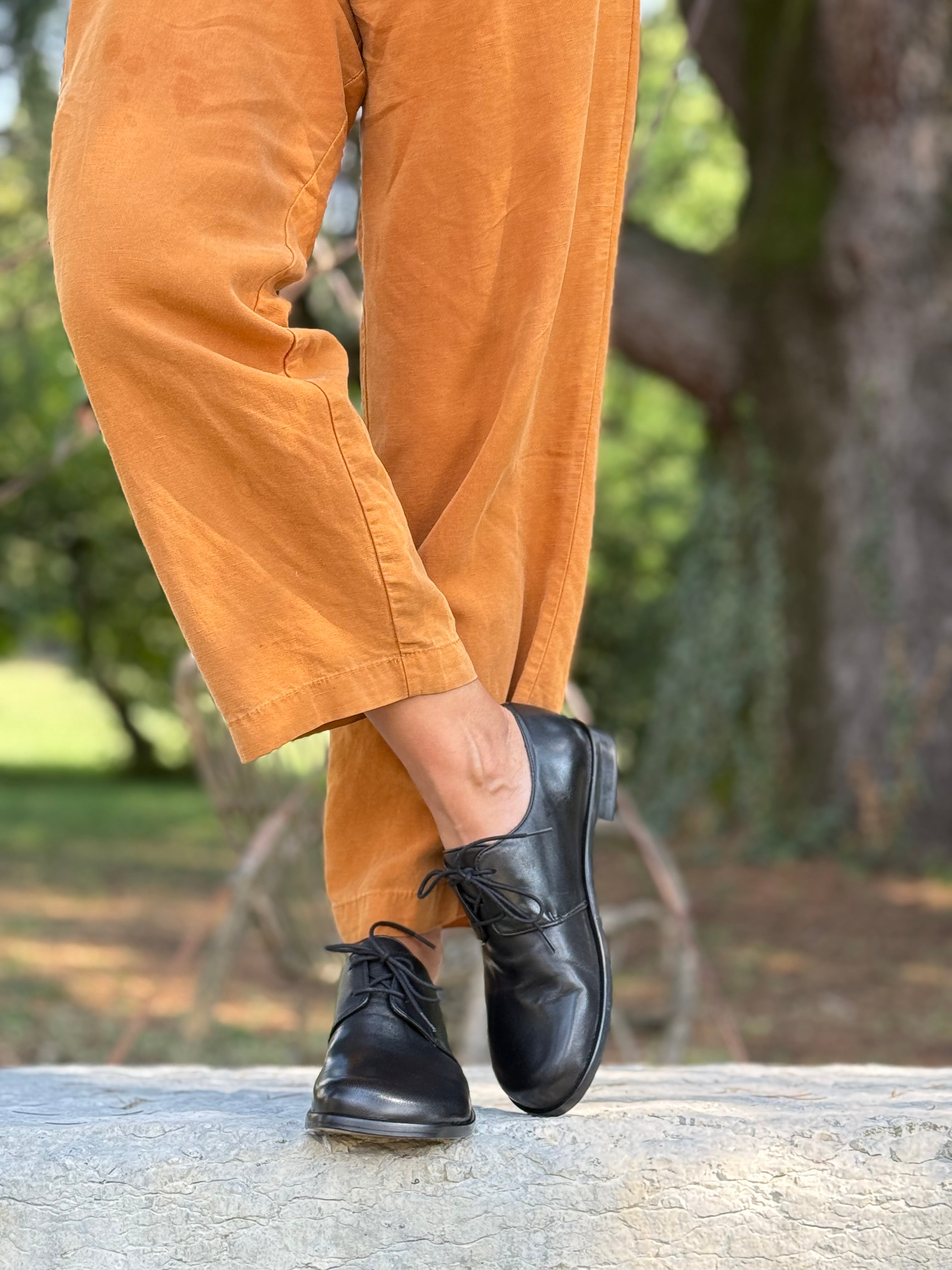 Image of Beagle Black scarpa bassa allacciata in nappa nera tacco 2 cm artigianale