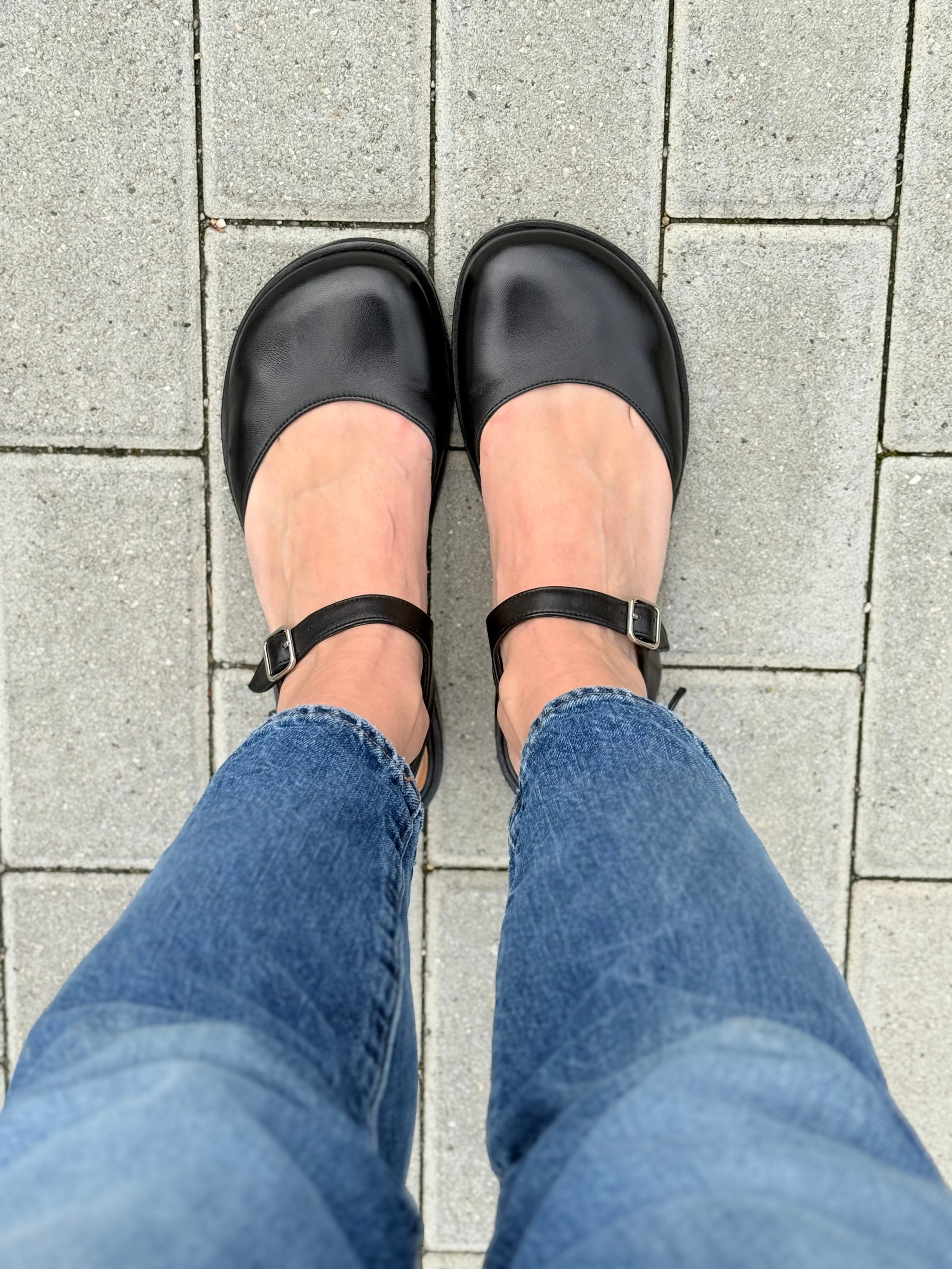 Image of Baloo Black scarpina bassa a chanel in nappa nera con doppia fibbia artigianale lagattaconglistivali