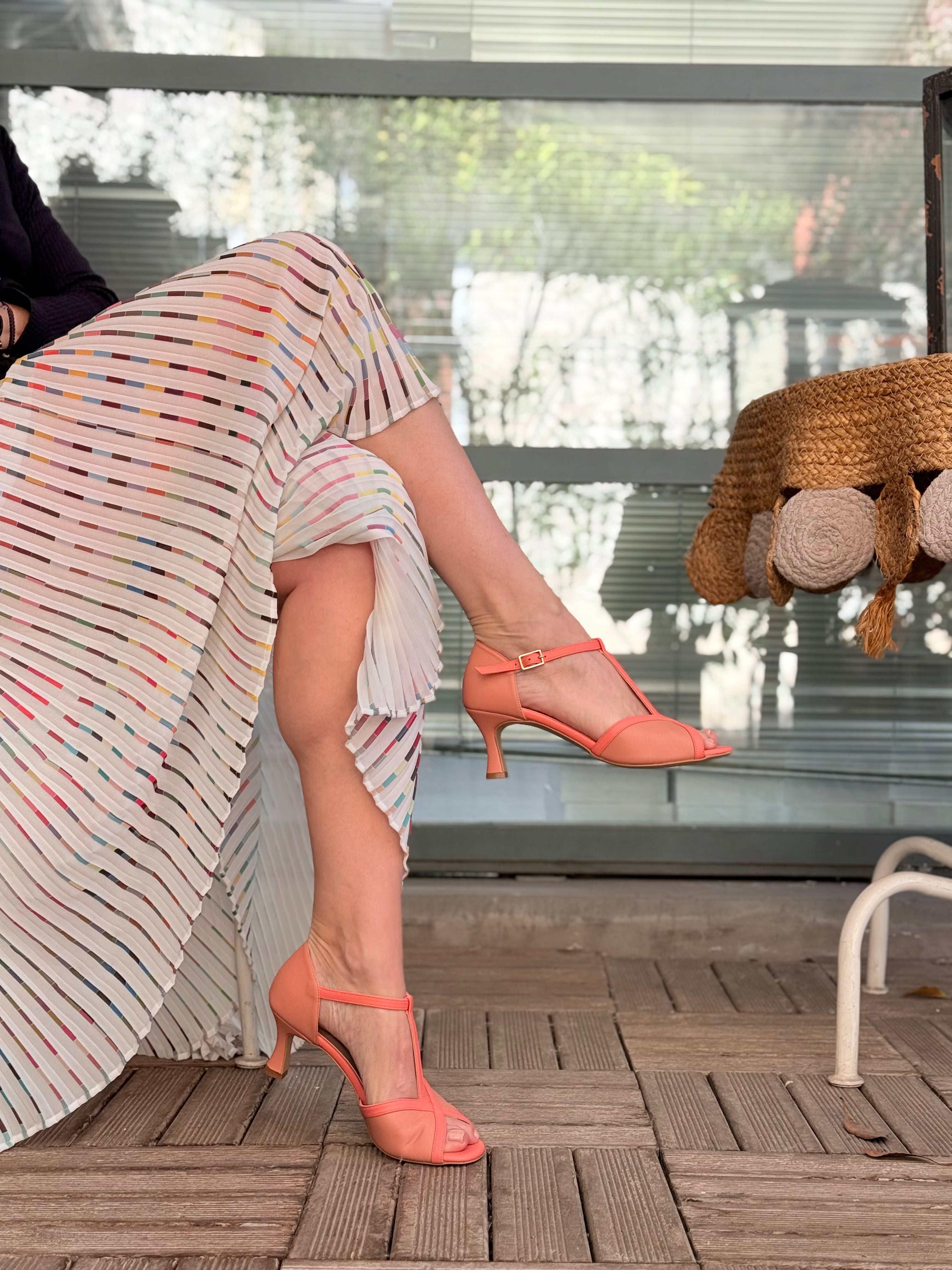 Image of Yata Peach sandalo t-bar in nappa corallo e nude tacco 6 artigianale pugliese