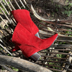 Image of Banjo Red texano in camoscio rosso con tacco 6 cm artigianale marchigiano